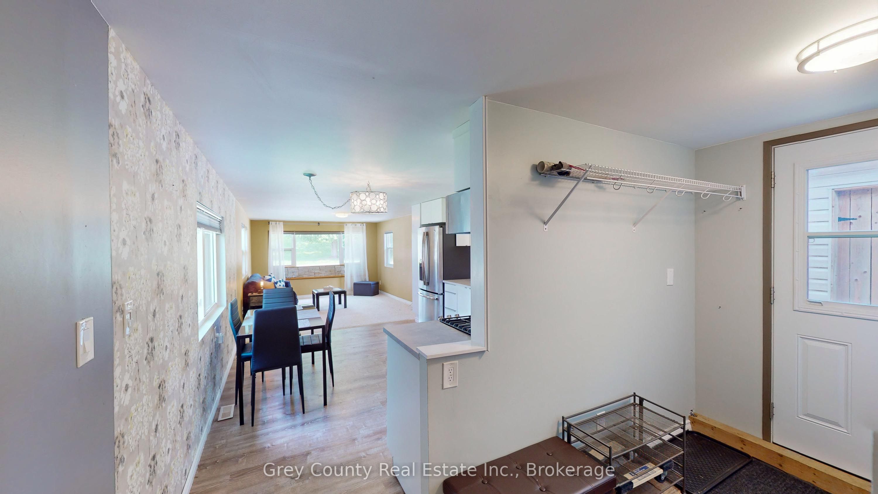 87 Sussex Square Property Photo 4