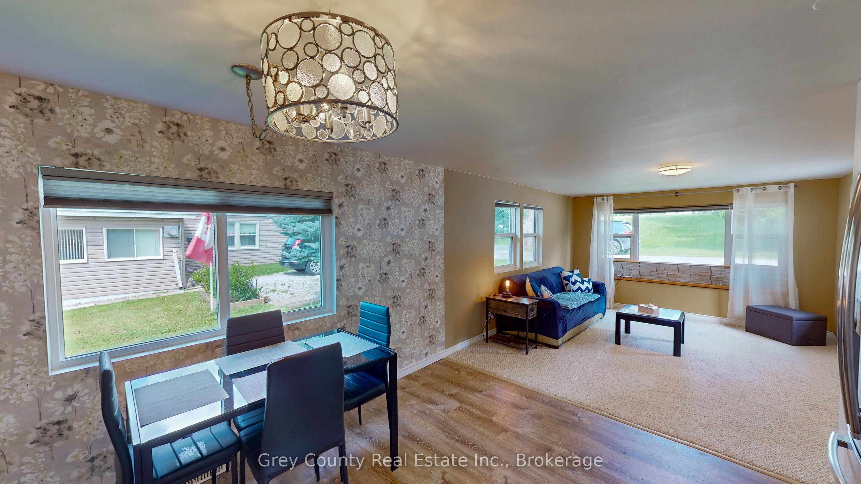 87 Sussex Square Property Photo 8