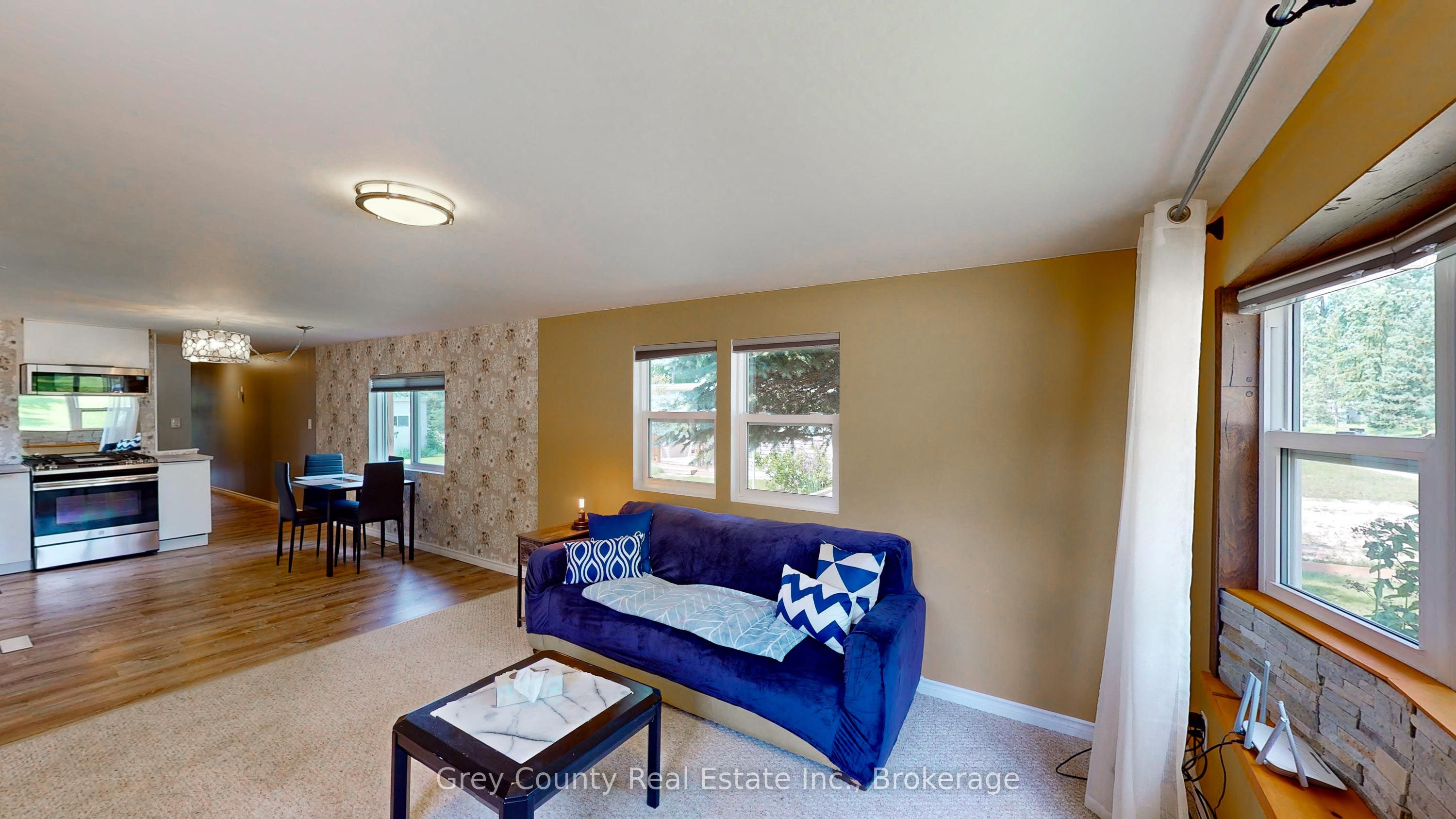 87 Sussex Square Property Photo 12