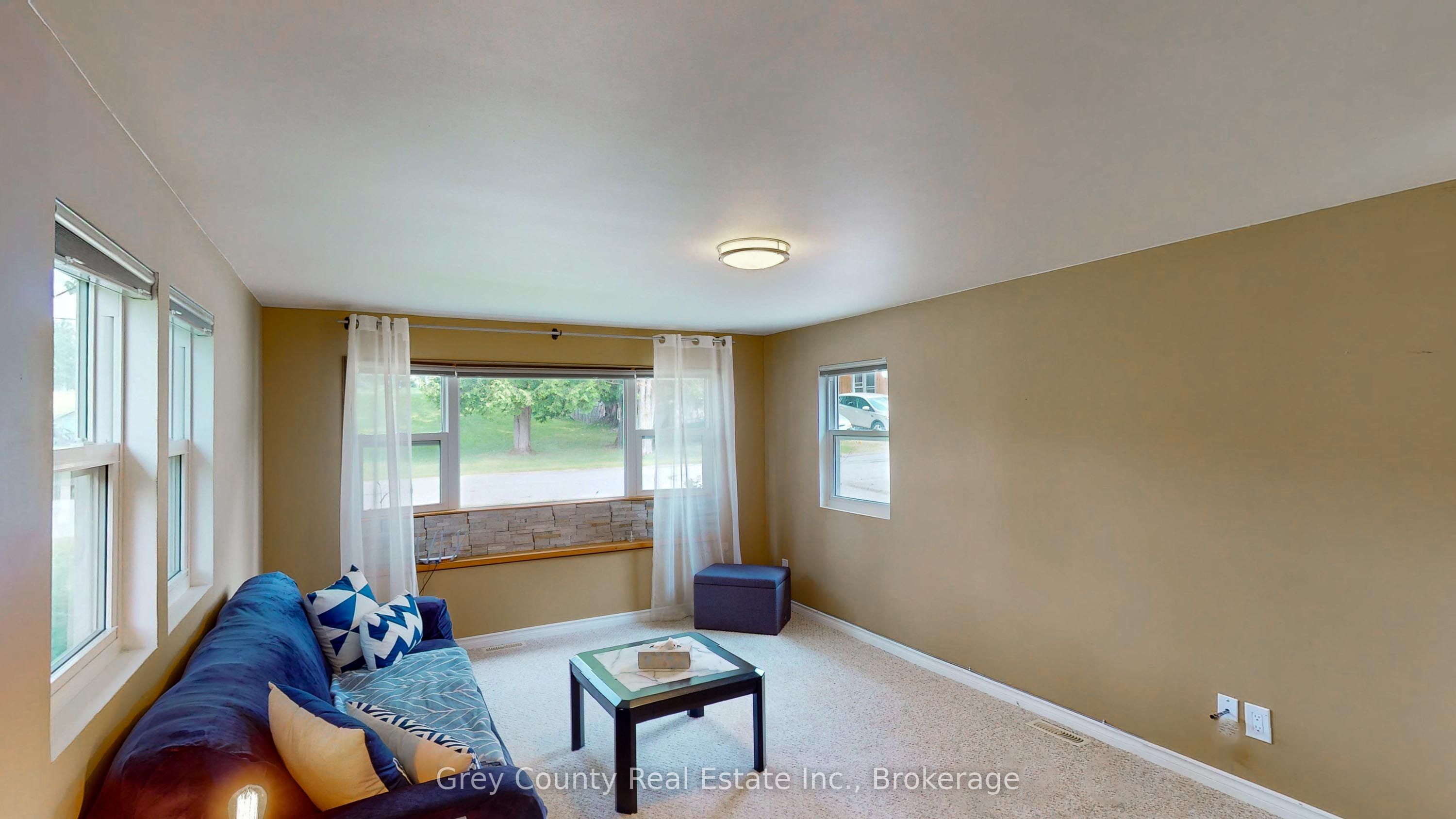 87 Sussex Square Property Photo 14