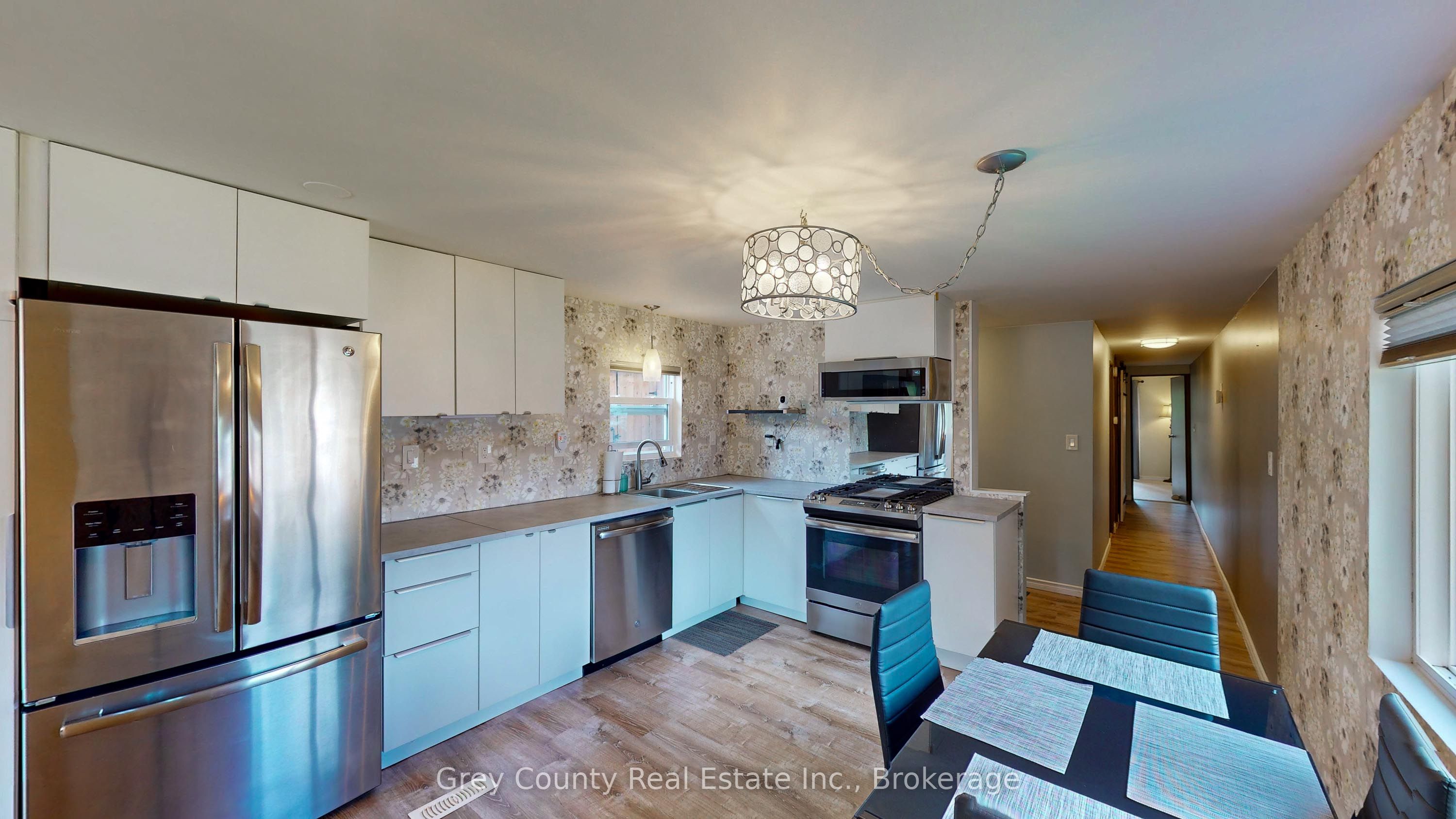 87 Sussex Square Property Photo 15