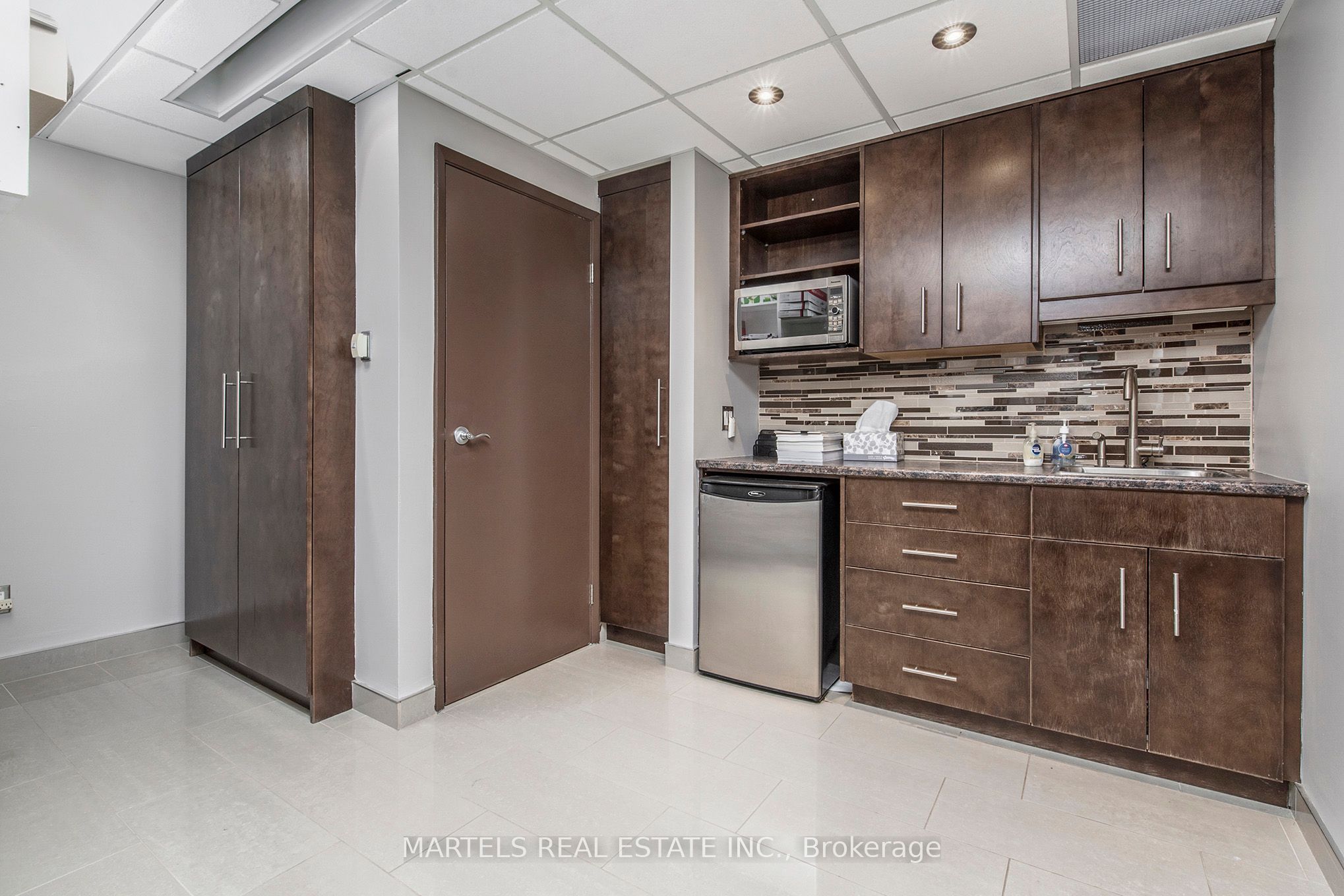 #14 - 5480 Canotek Road Property Photo 14