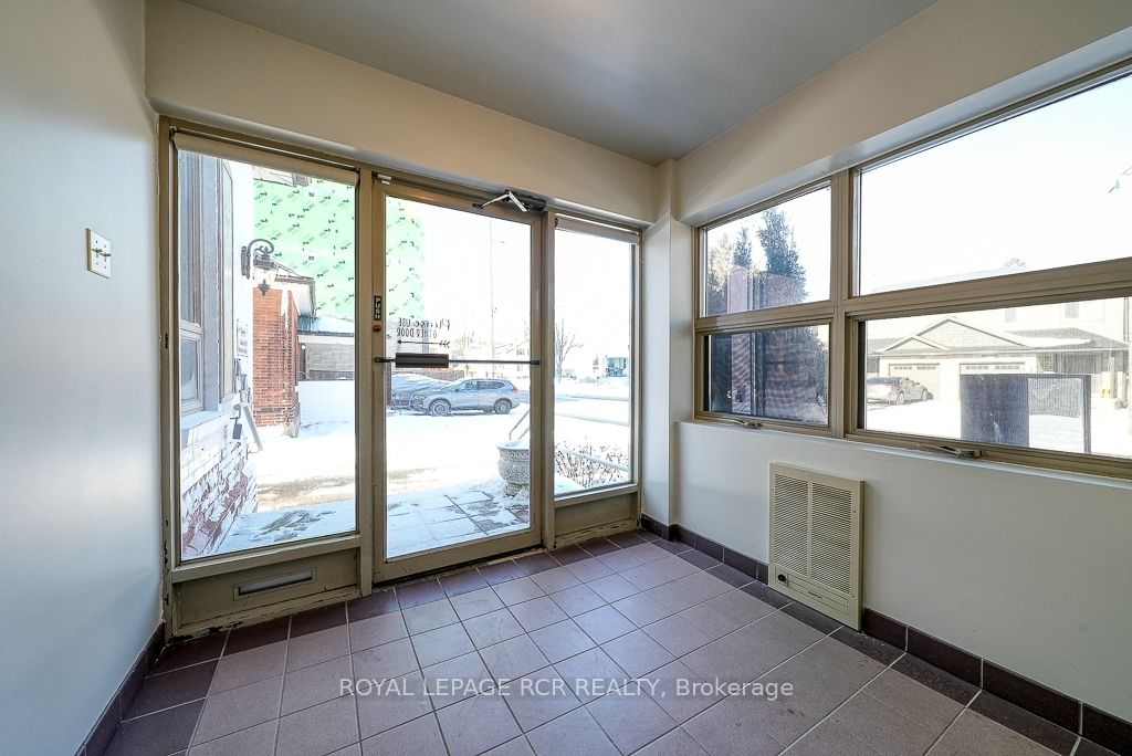 590 Adelaide Street Property Photo 1