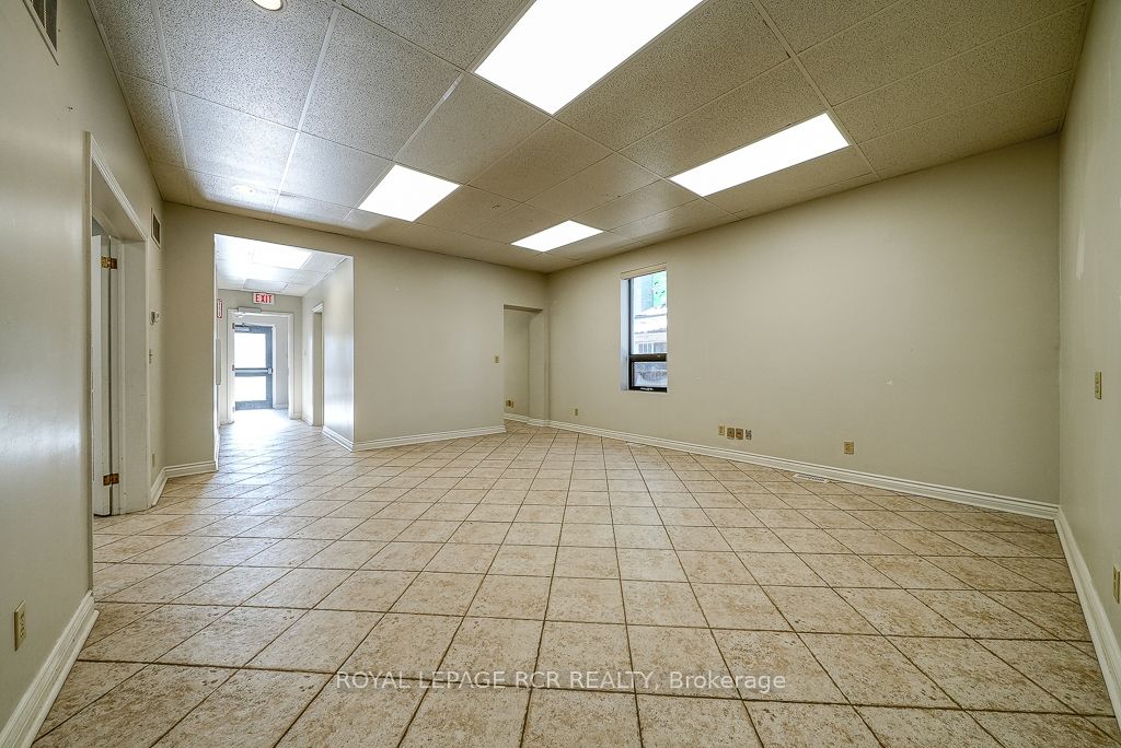 590 Adelaide Street Property Photo 6