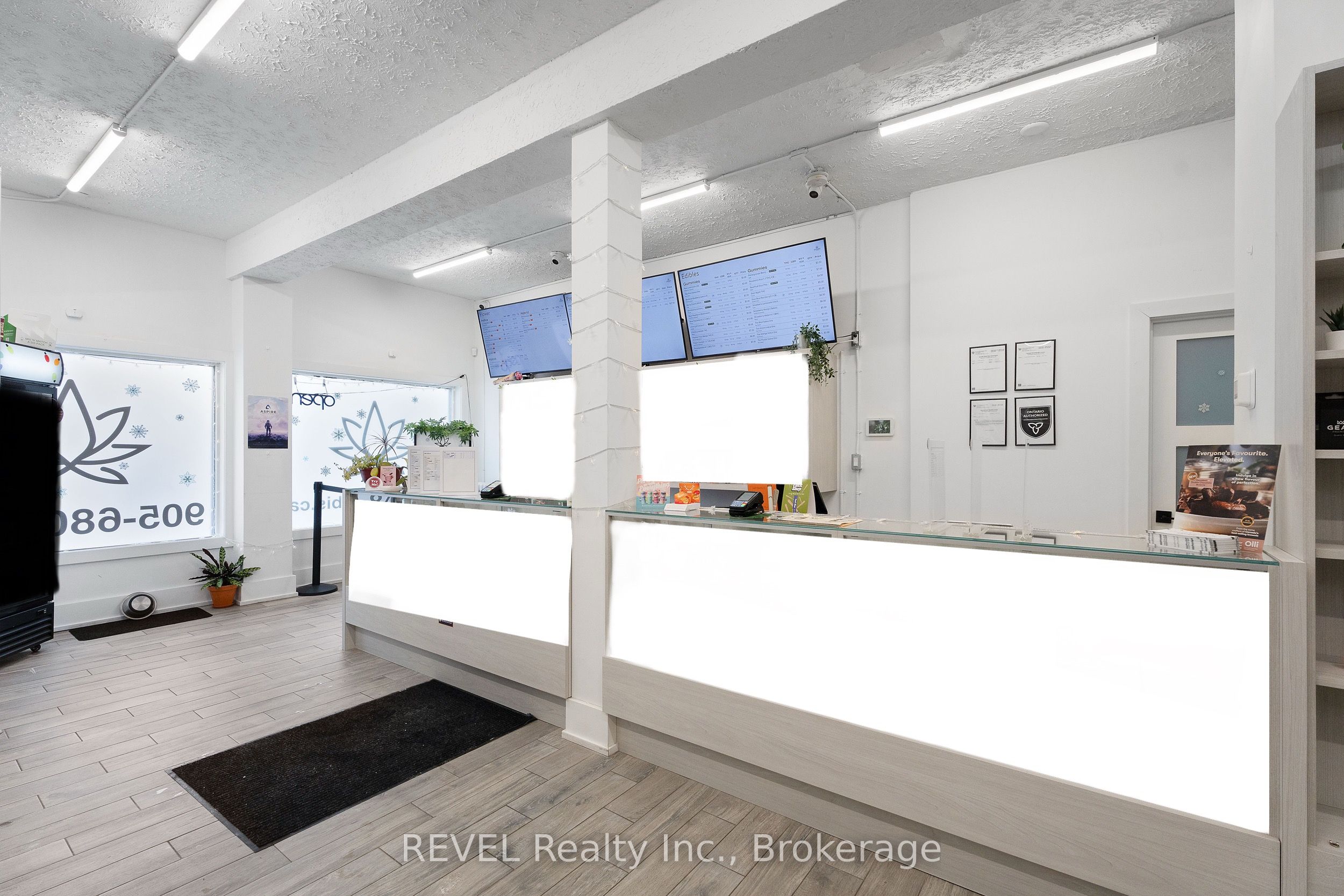 50 Front Street Property Photo 4