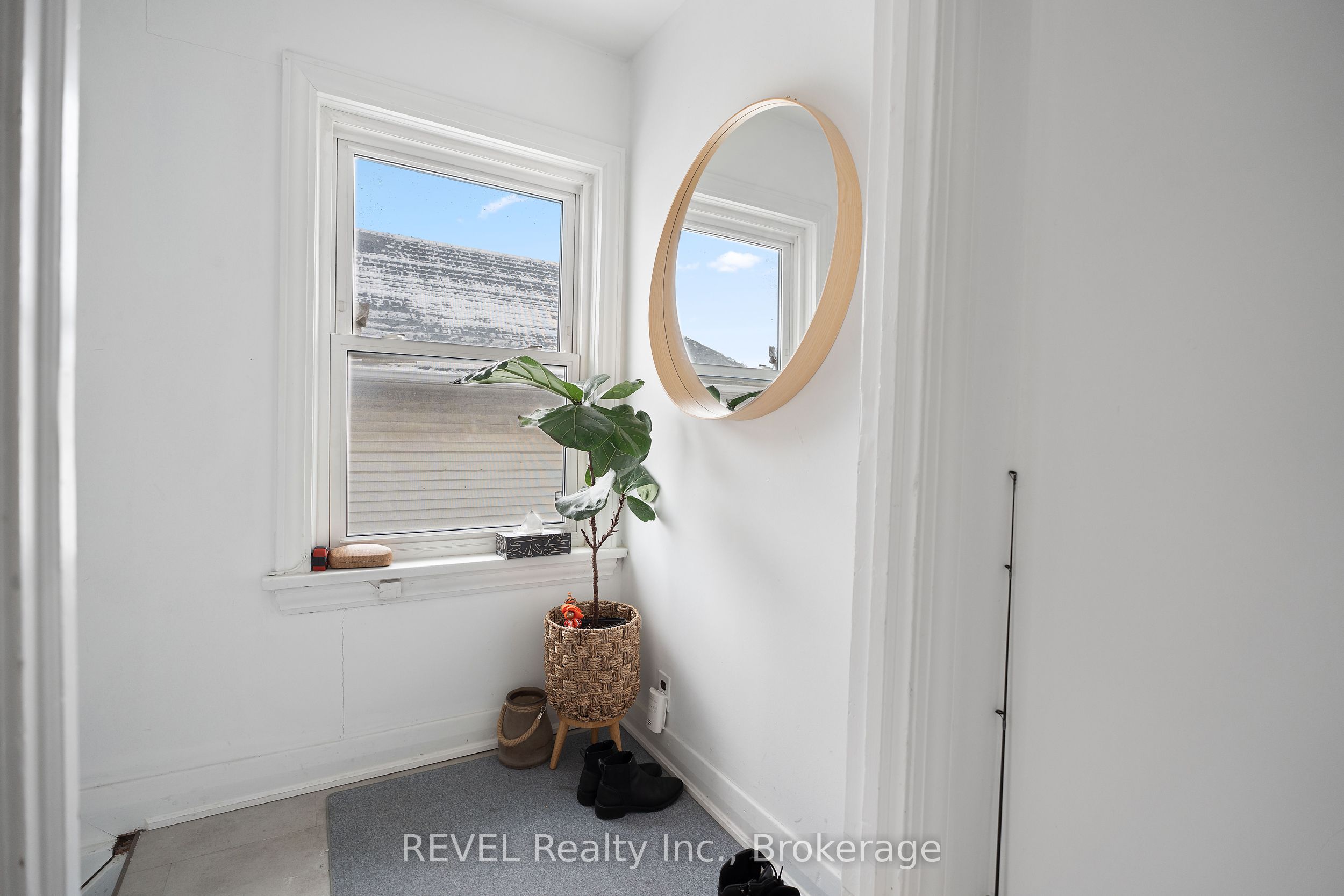 50 Front Street Property Photo 7