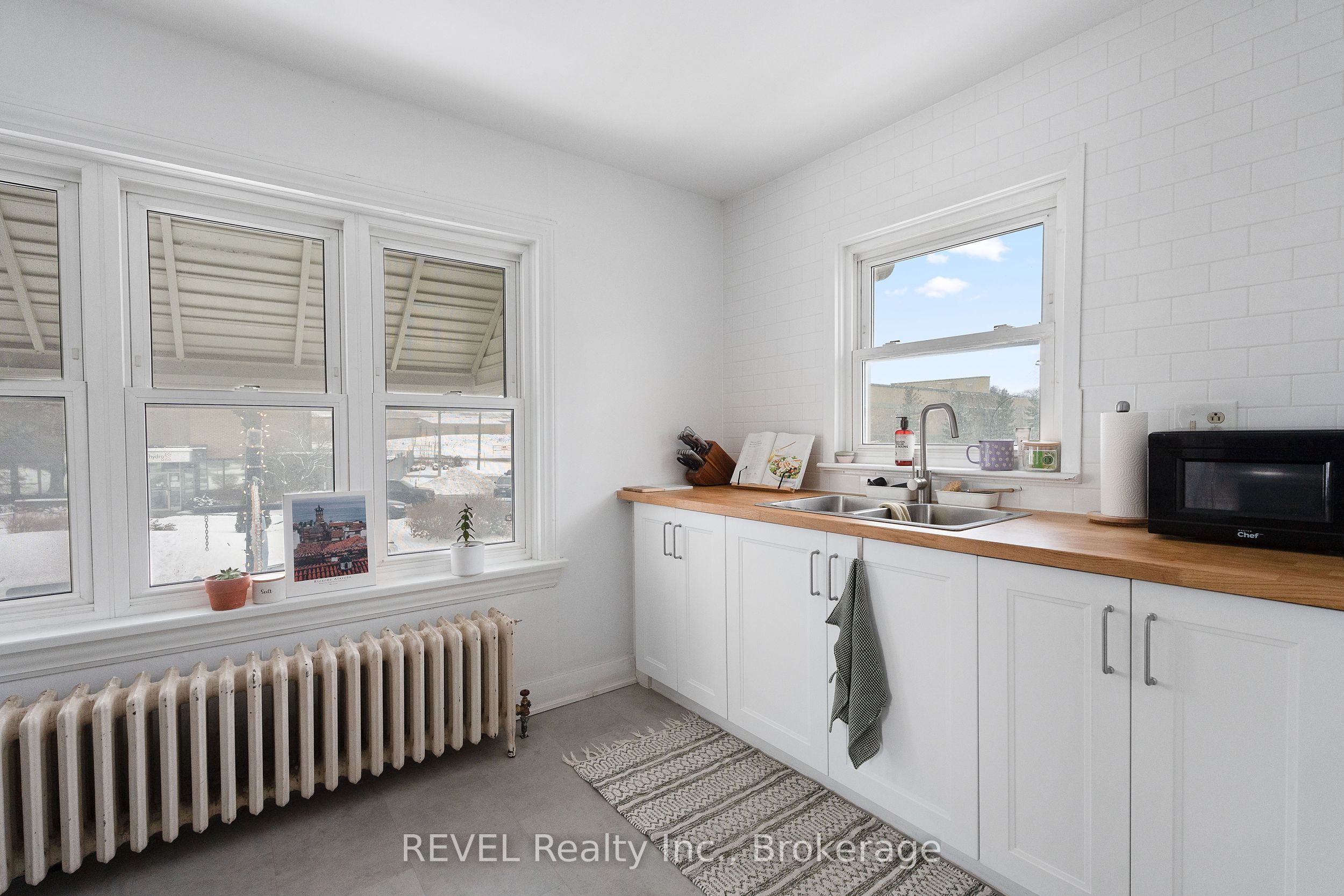 50 Front Street Property Photo 8