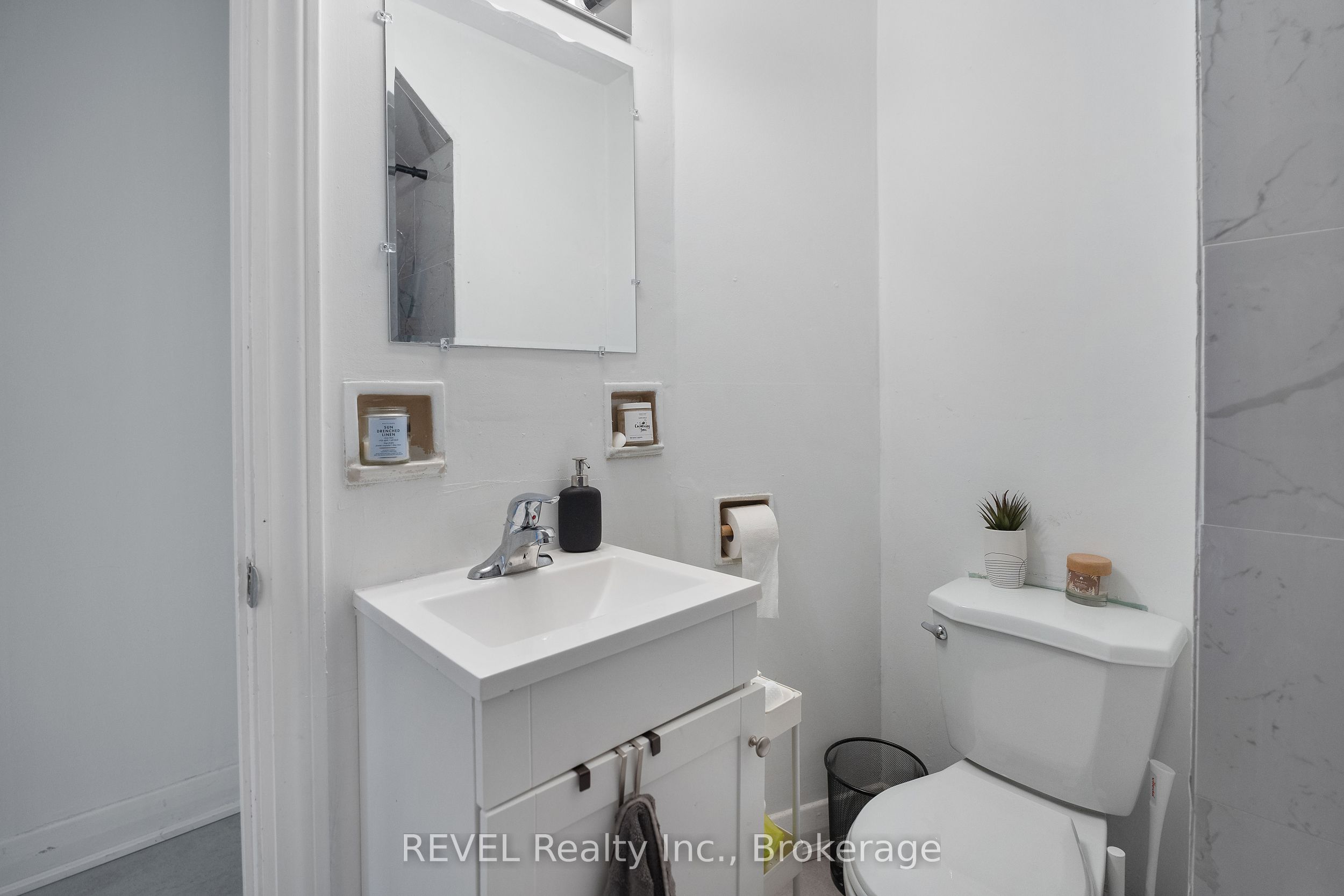 50 Front Street Property Photo 11