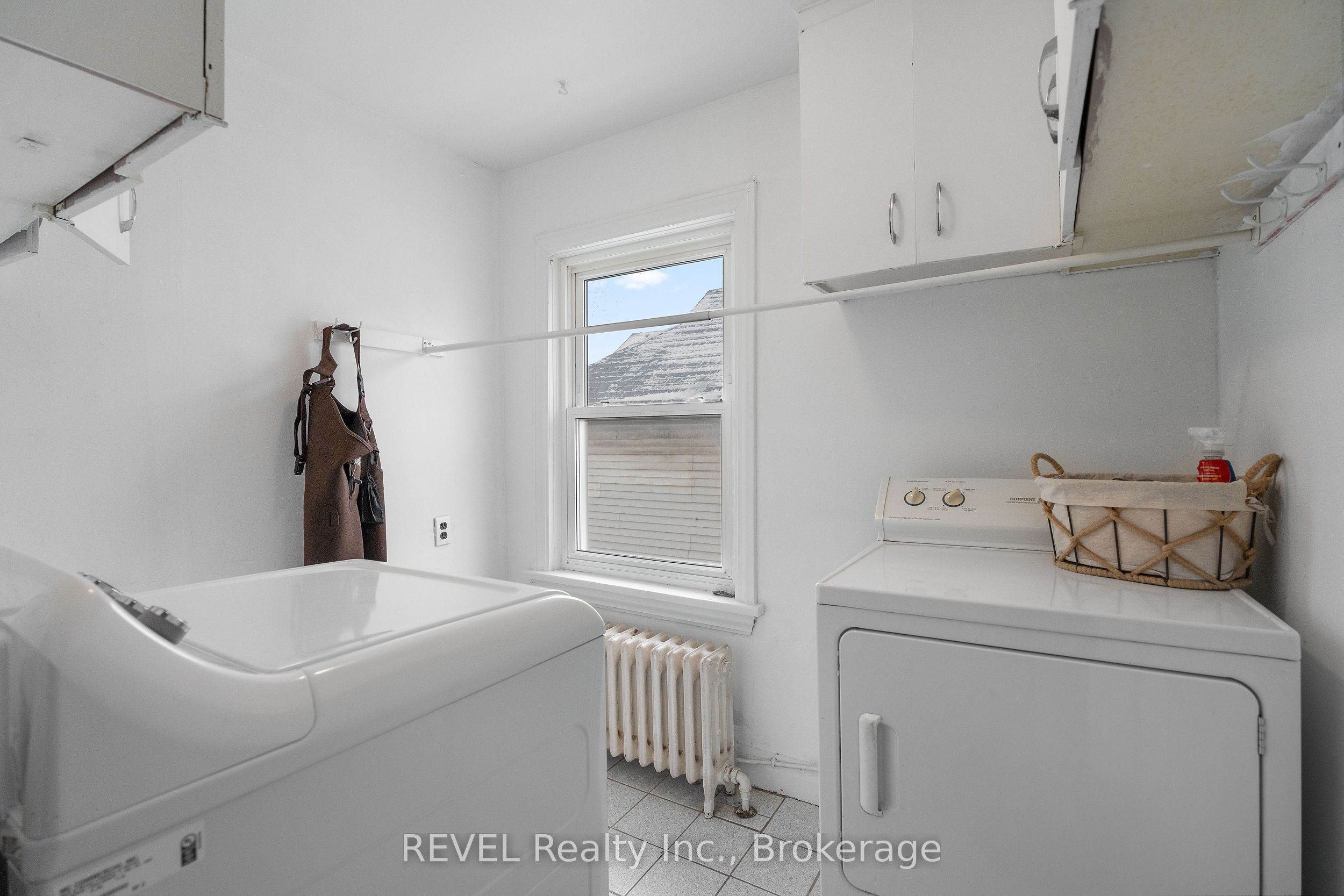 50 Front Street Property Photo 15
