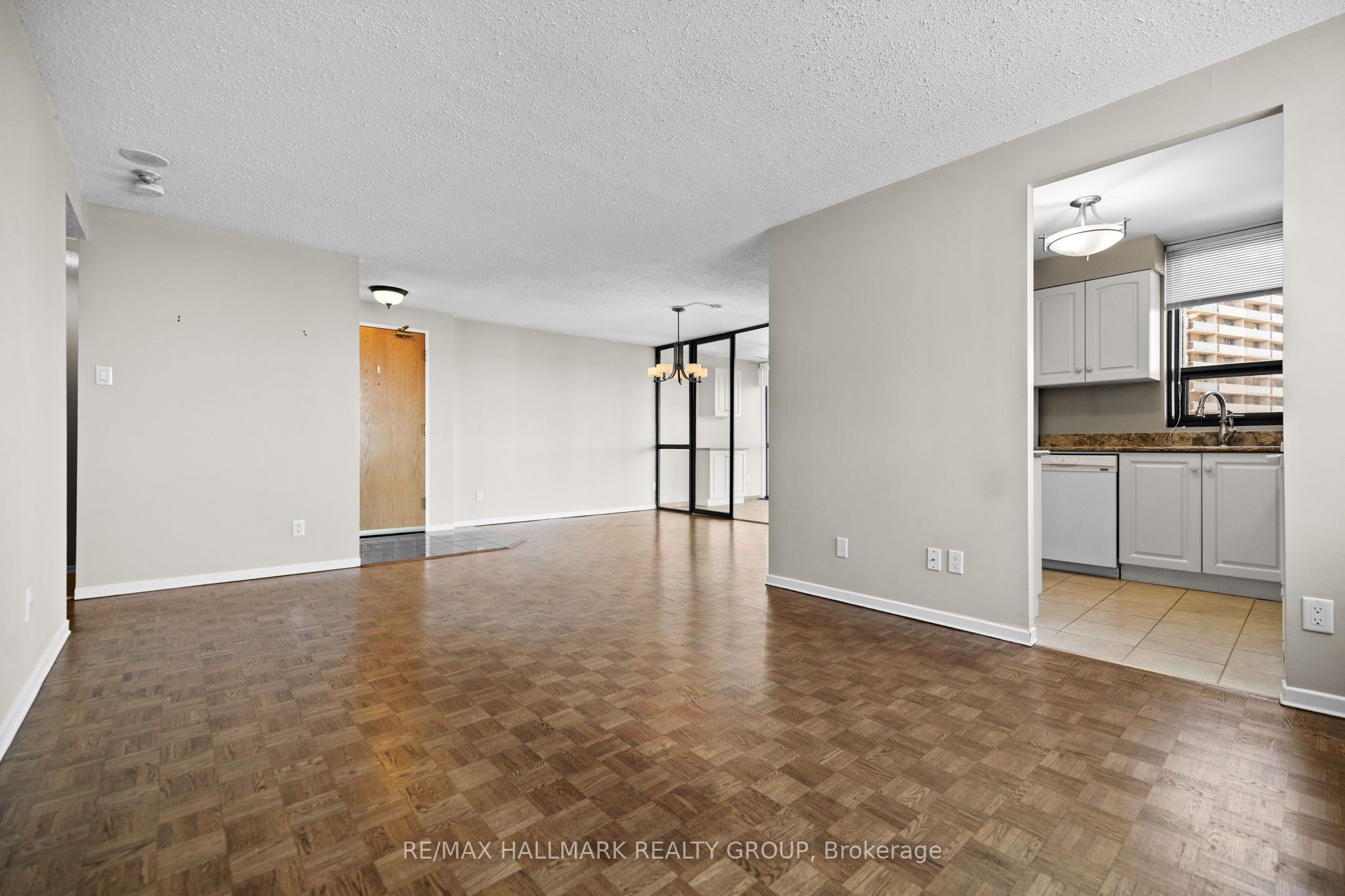 #1003 - 2871 Richmond Road Property Photo 5