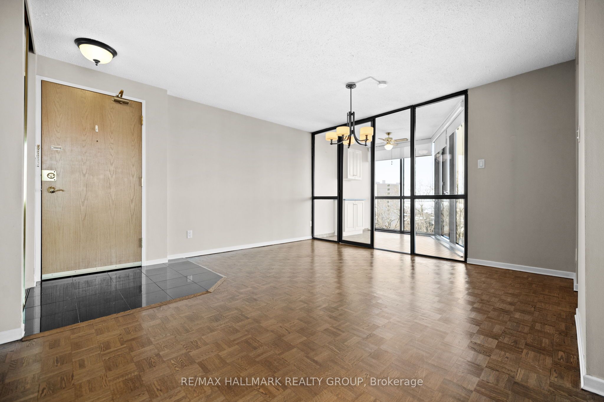 #1003 - 2871 Richmond Road Property Photo 6