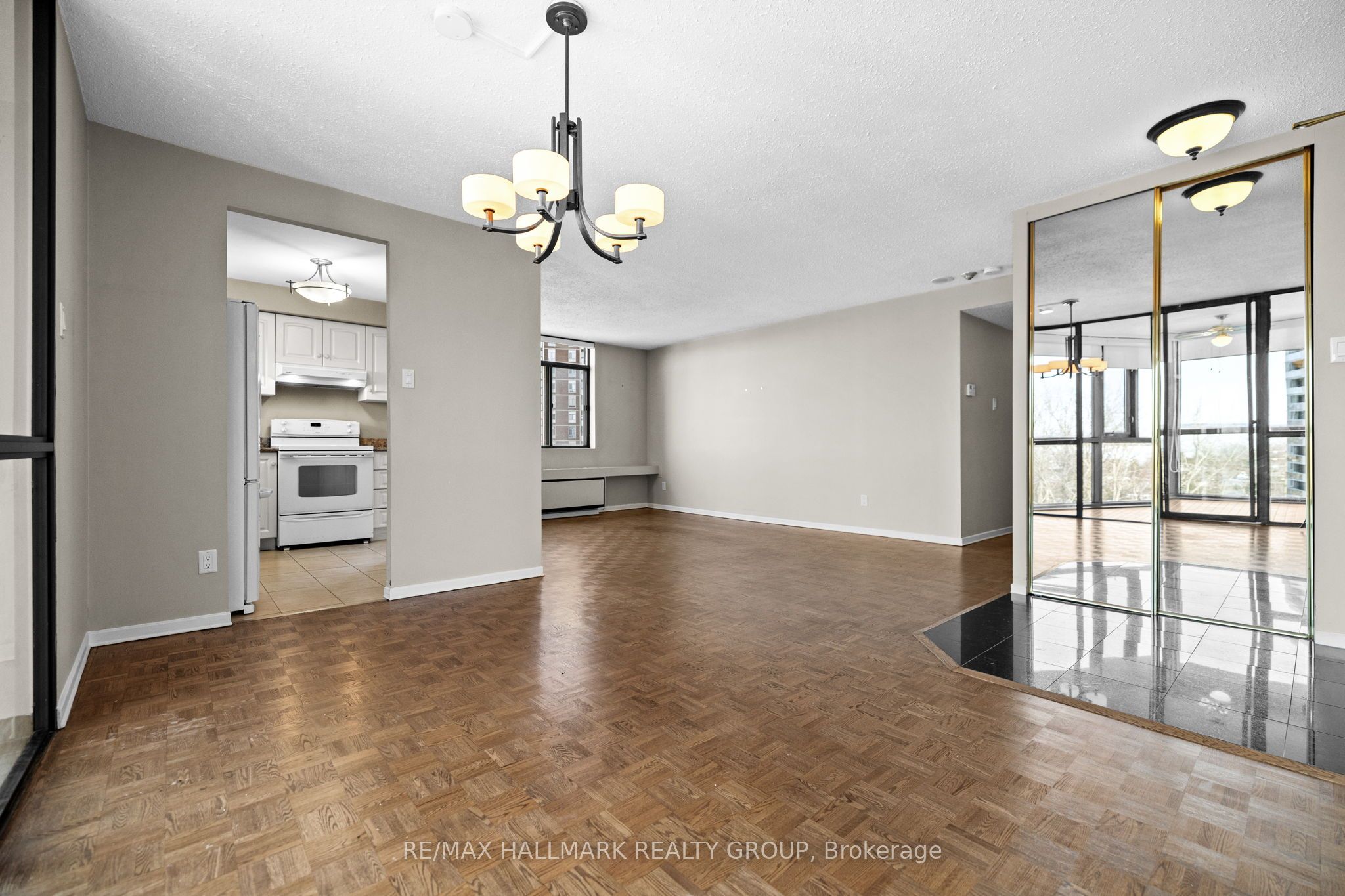 #1003 - 2871 Richmond Road Property Photo 9