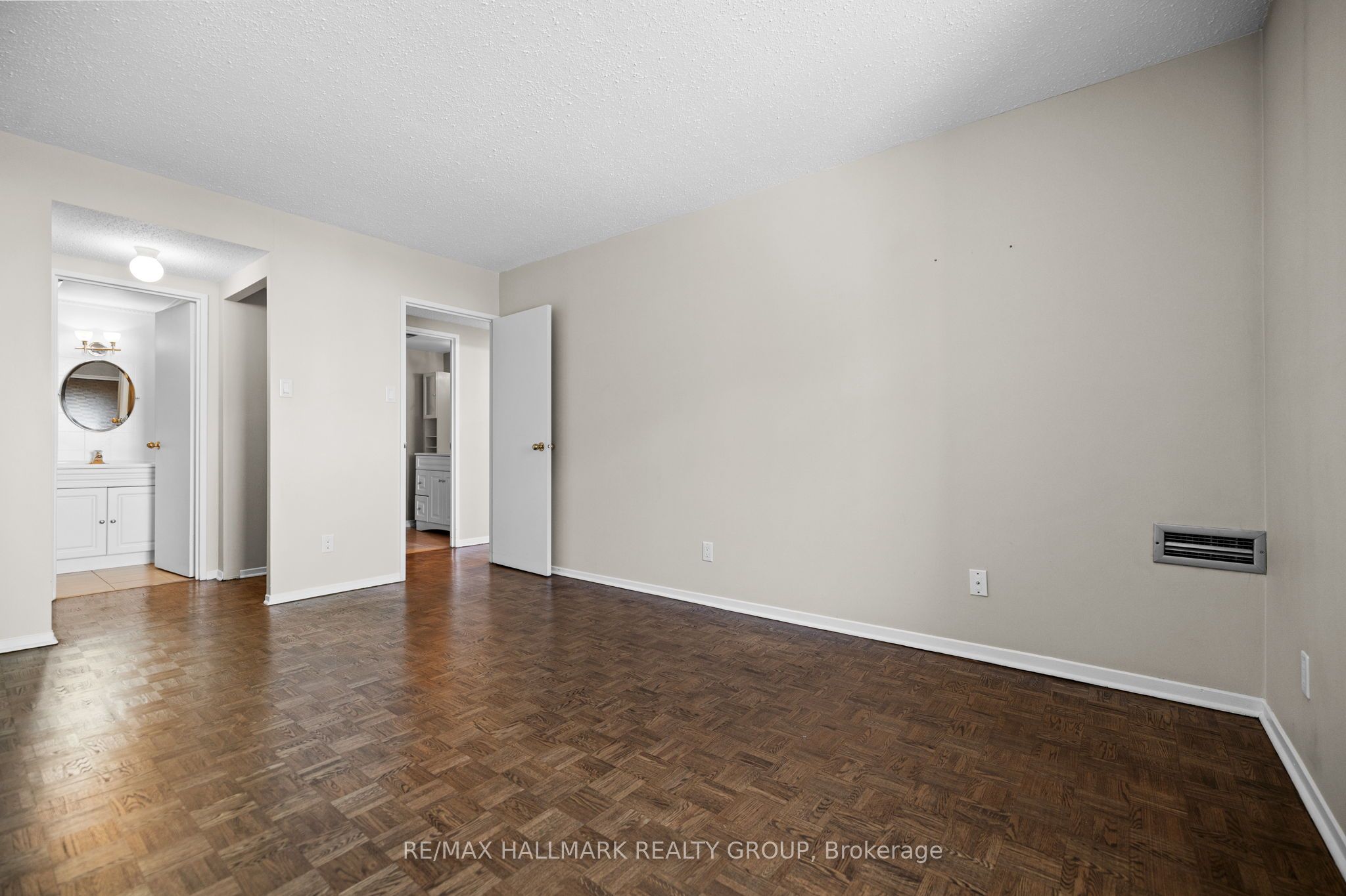 #1003 - 2871 Richmond Road Property Photo 23