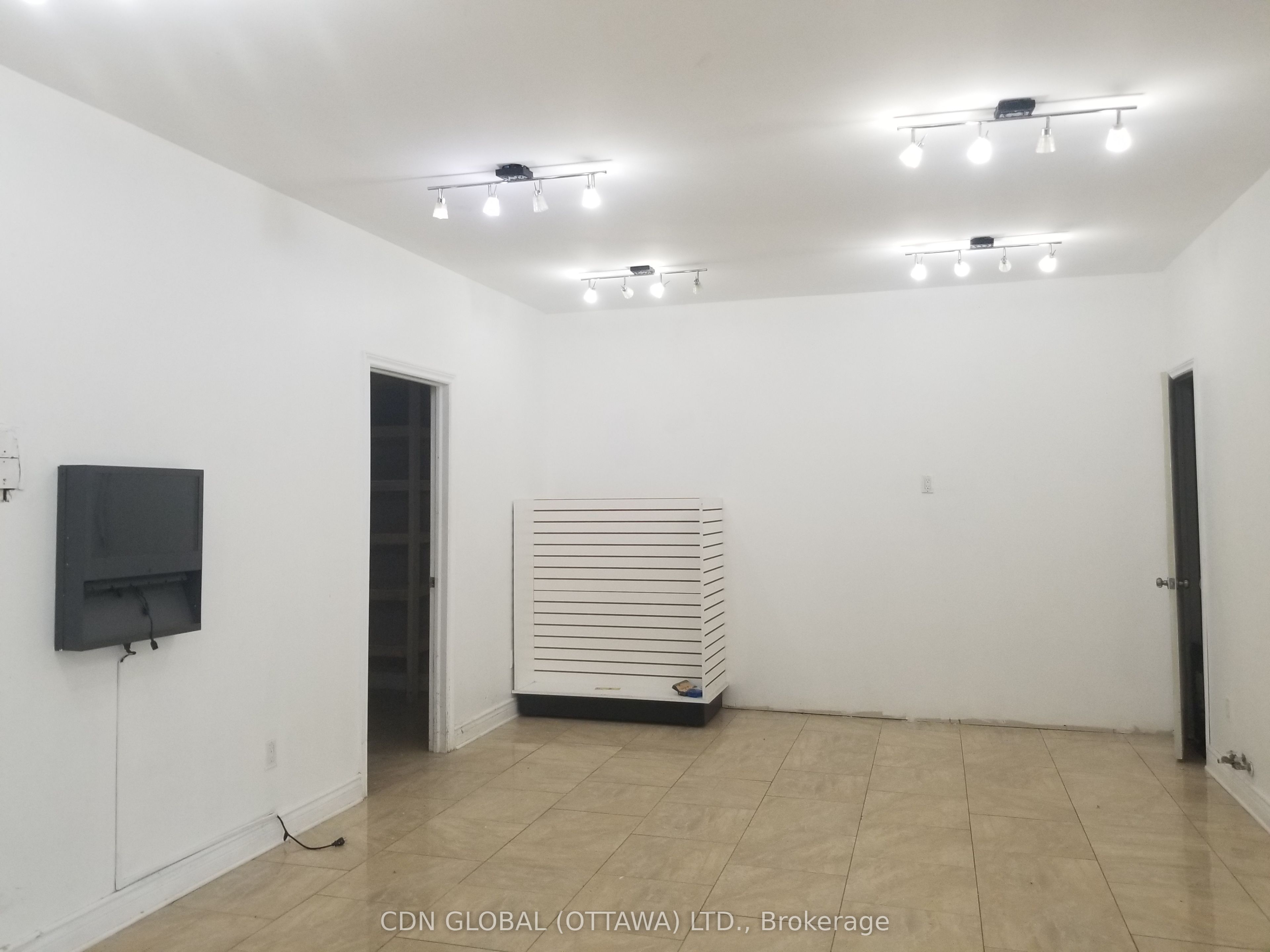 #1 - 335 Cumberland Street Property Photo 6