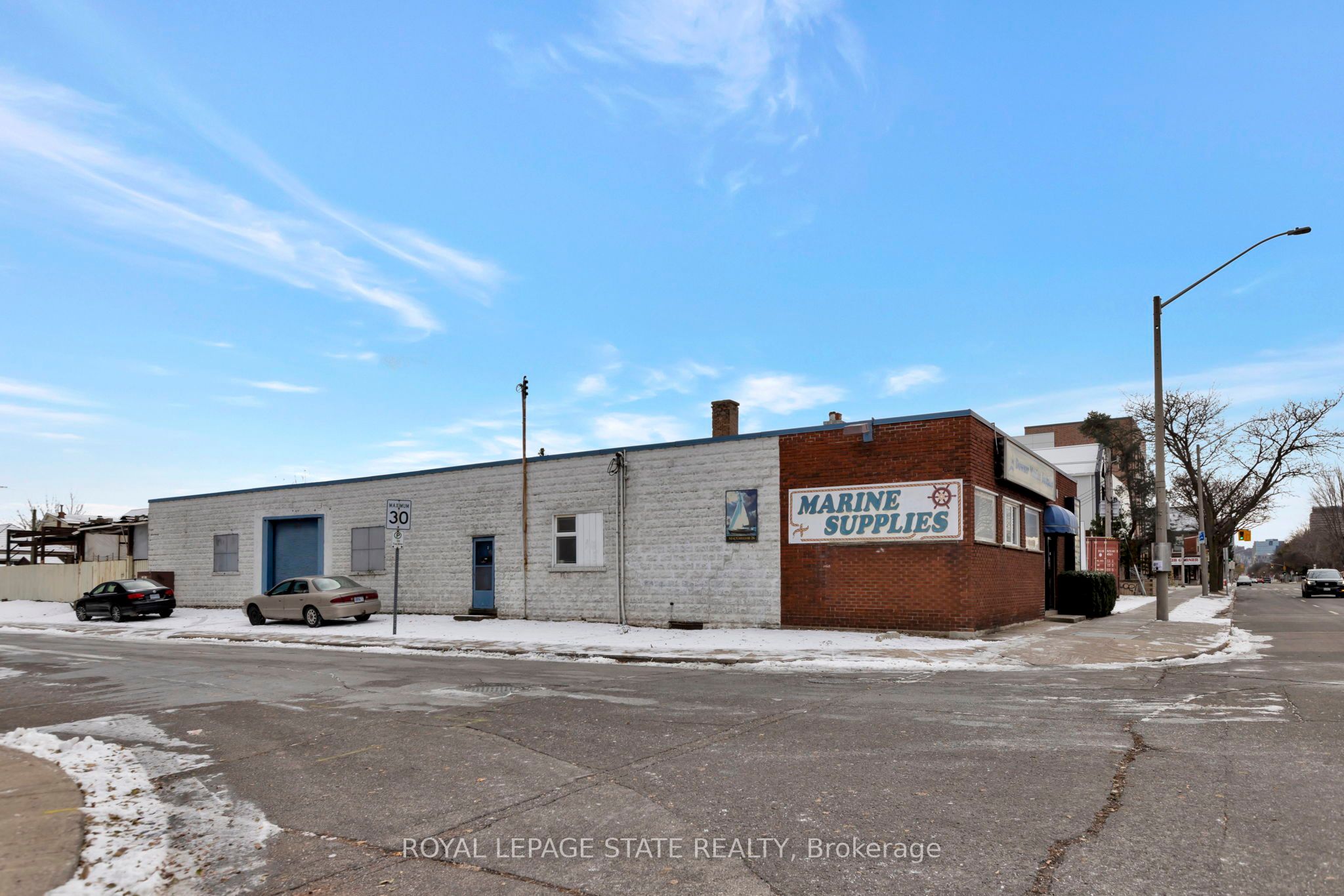 522 James Street Property Photo 4