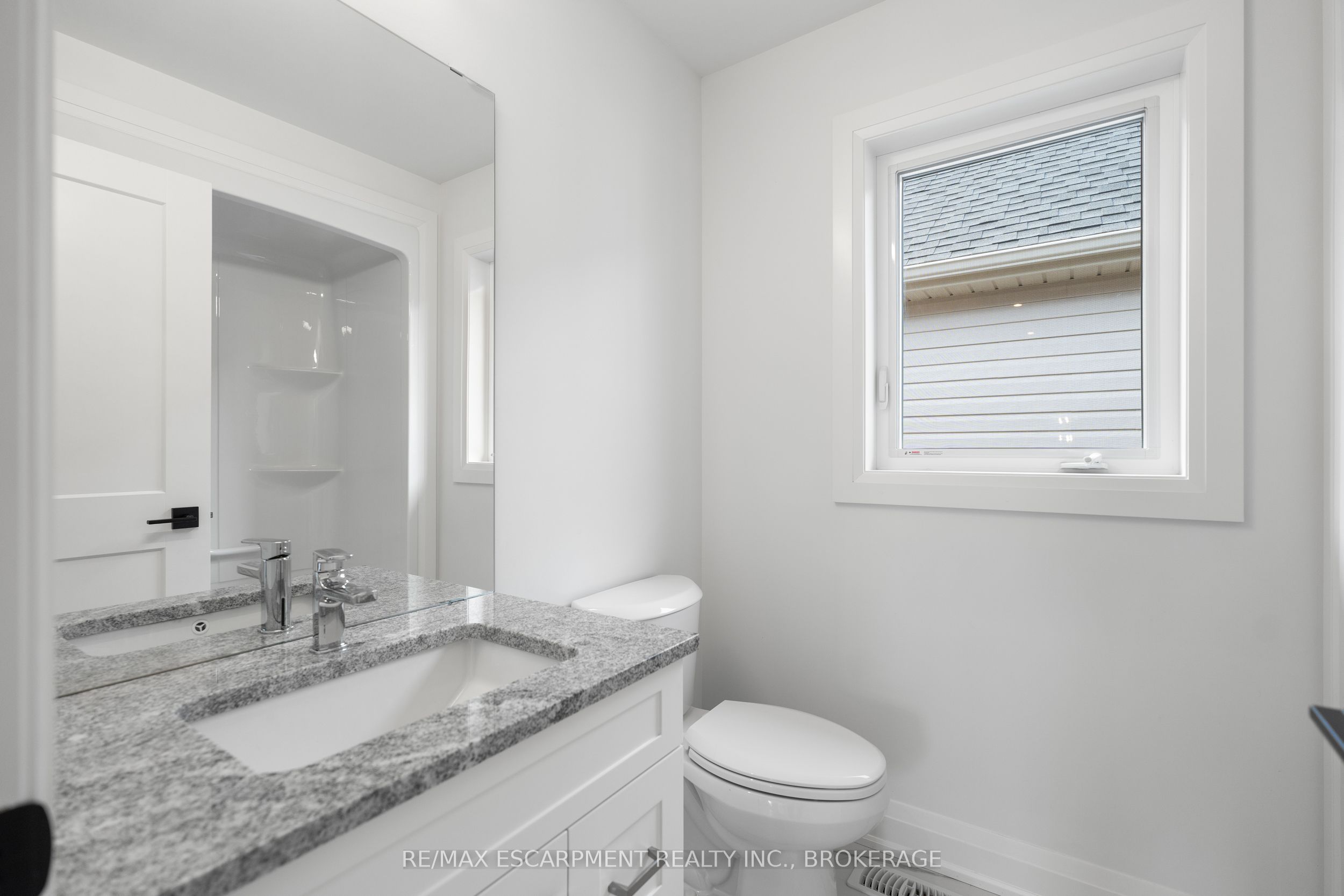 7346 Sherrilee Crescent Property Photo 27