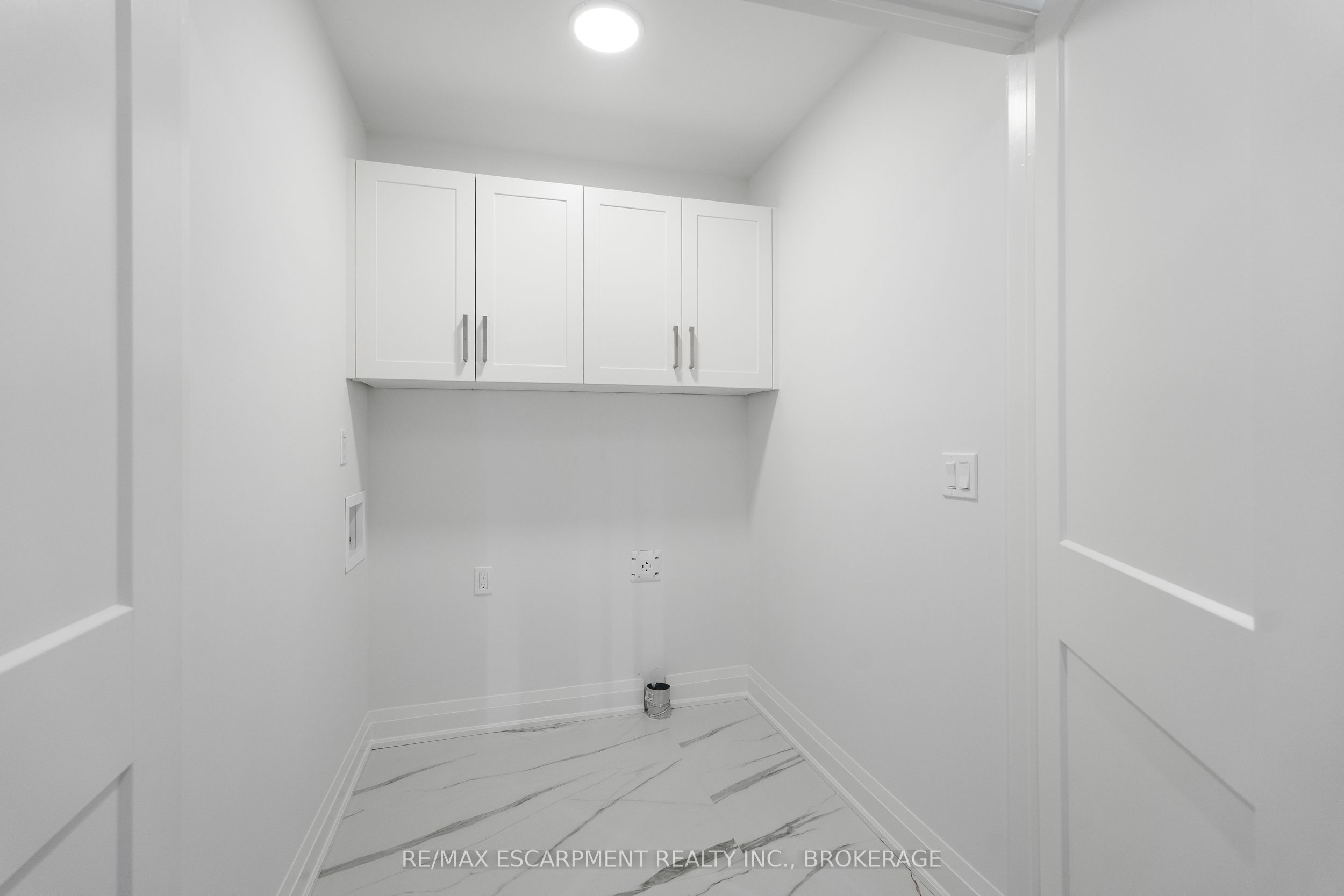 7346 Sherrilee Crescent Property Photo 29
