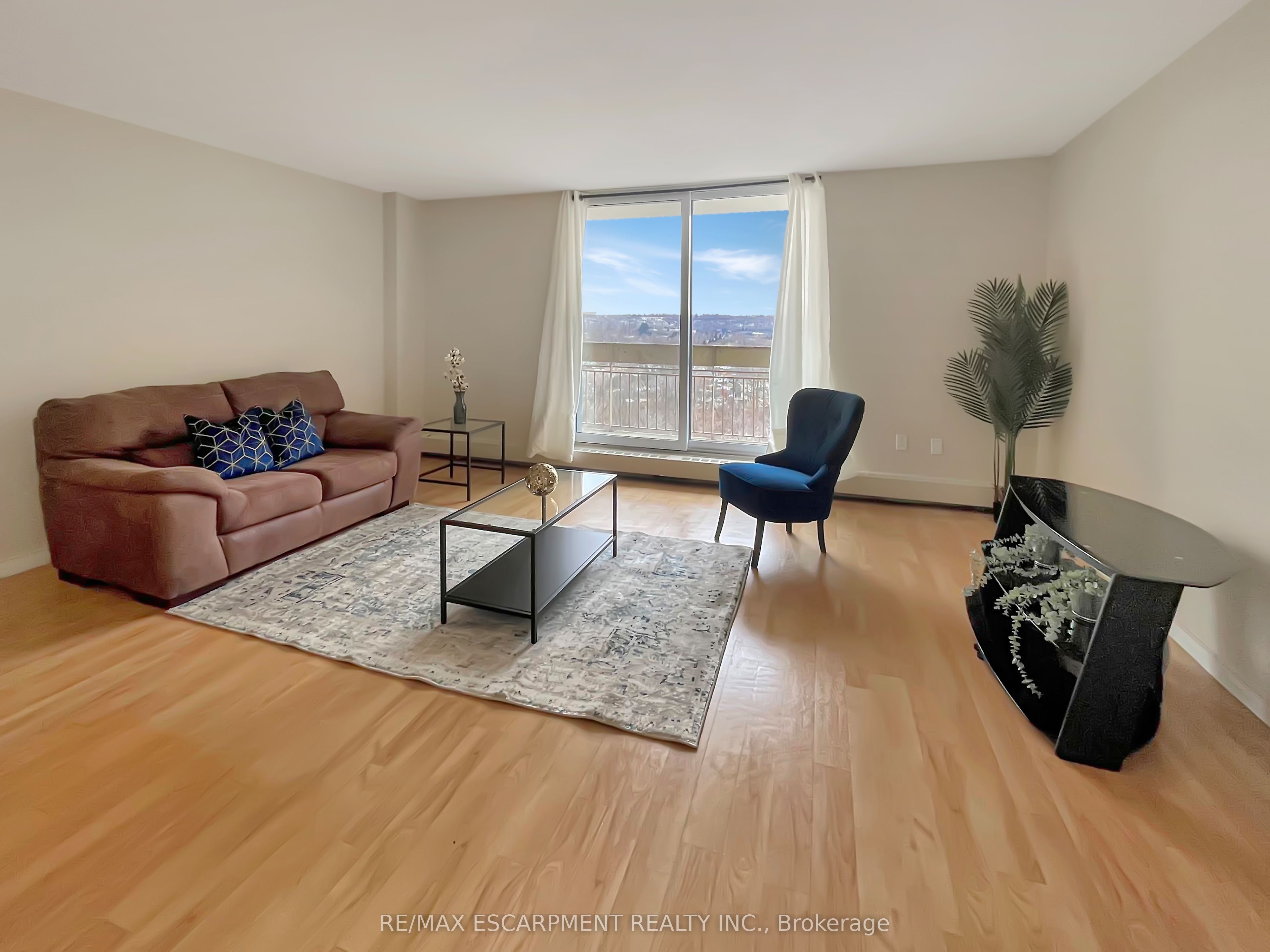 #712 - 350 Quigley Road Property Photo 4