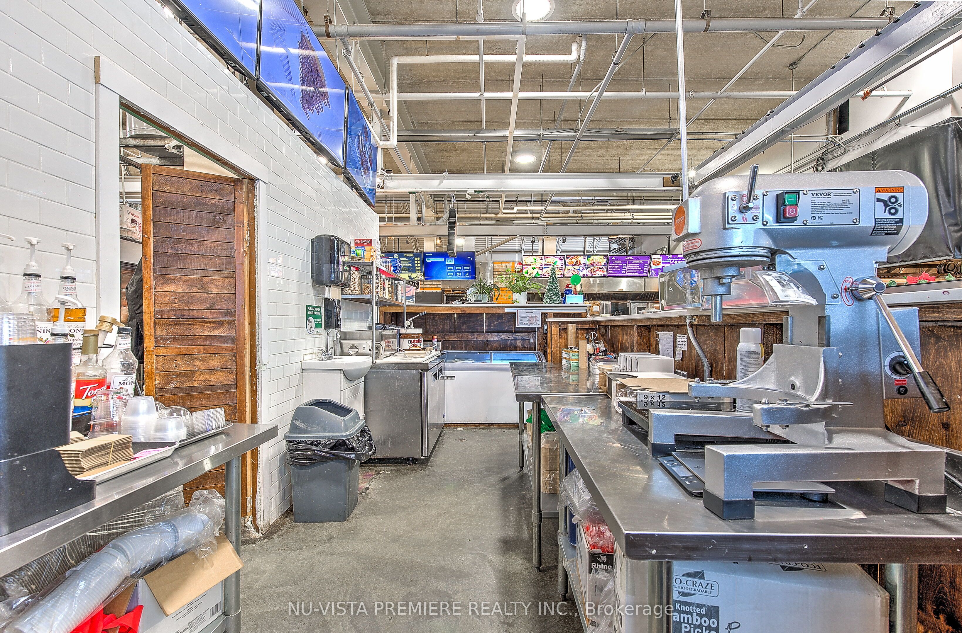 130 King Street Property Photo 17