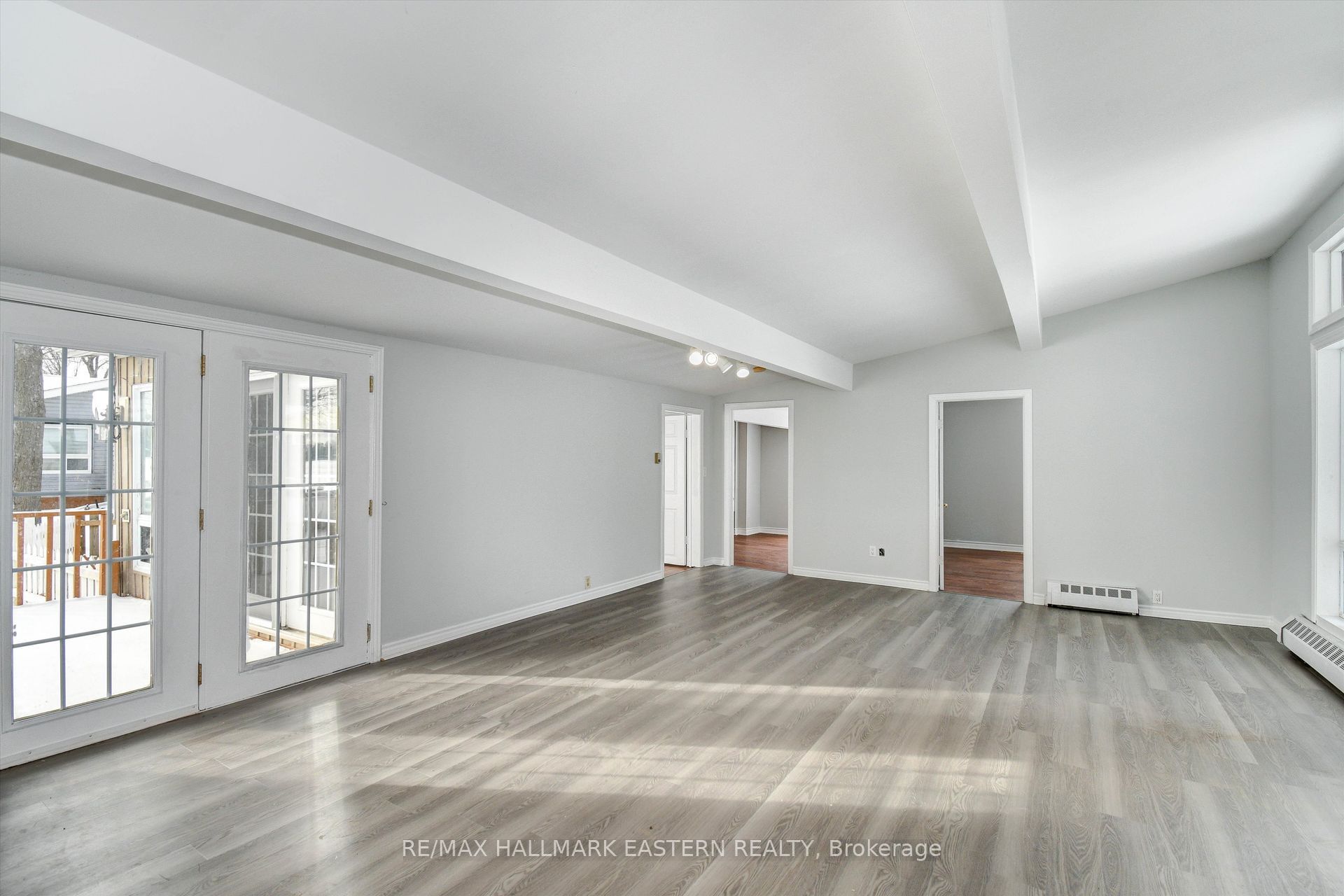 30 Edgewater Drive Property Photo 6
