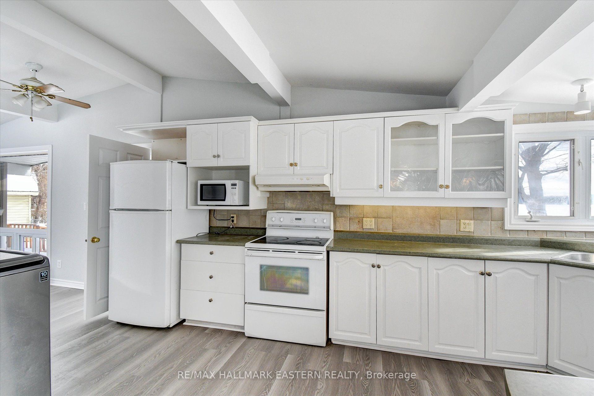 30 Edgewater Drive Property Photo 8