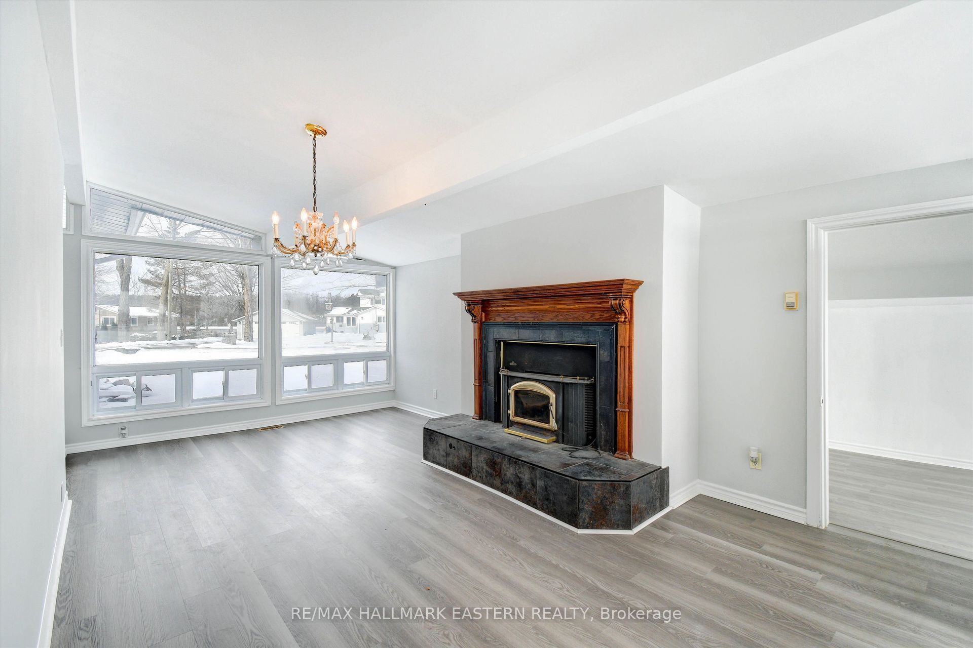 30 Edgewater Drive Property Photo 12