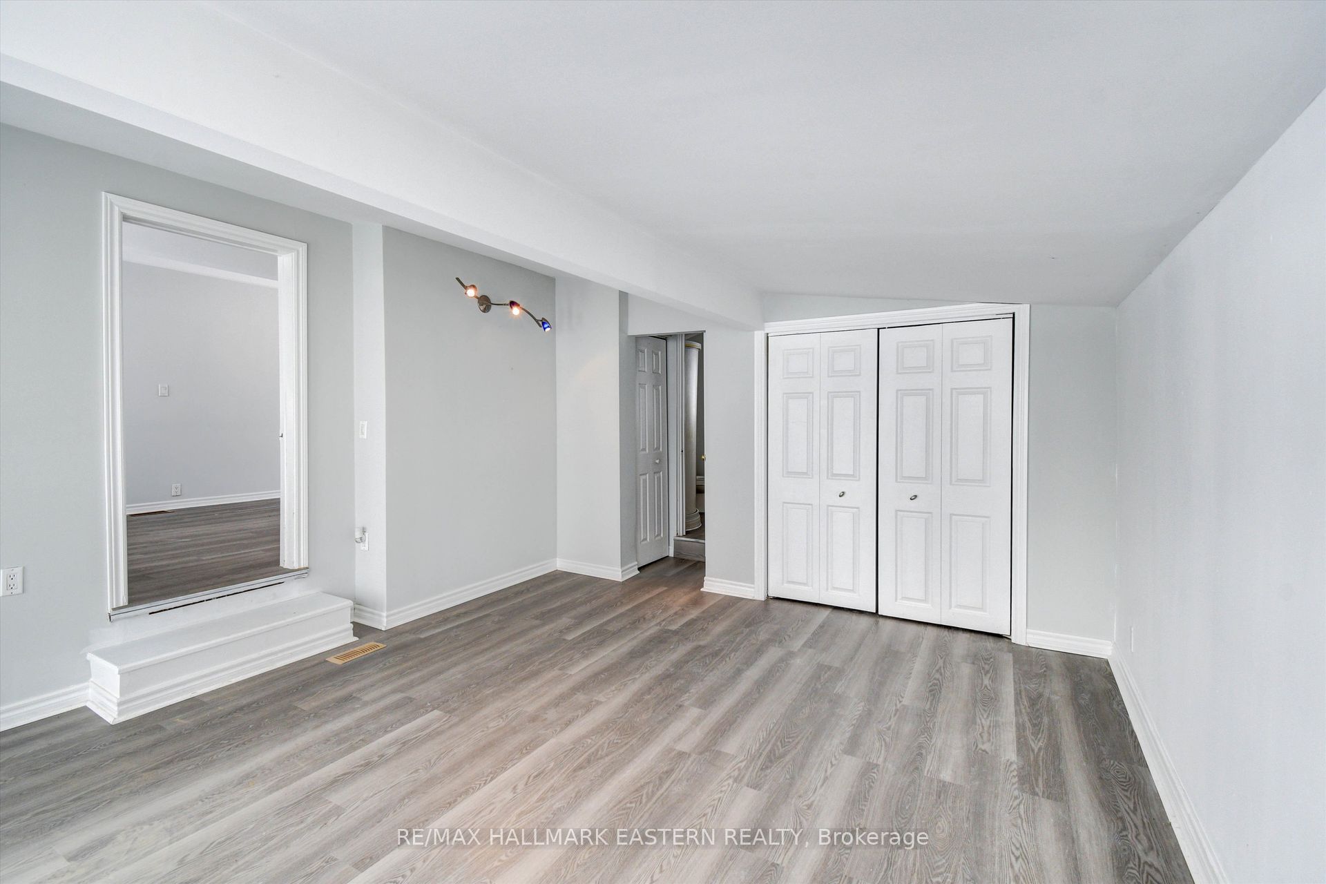 30 Edgewater Drive Property Photo 16