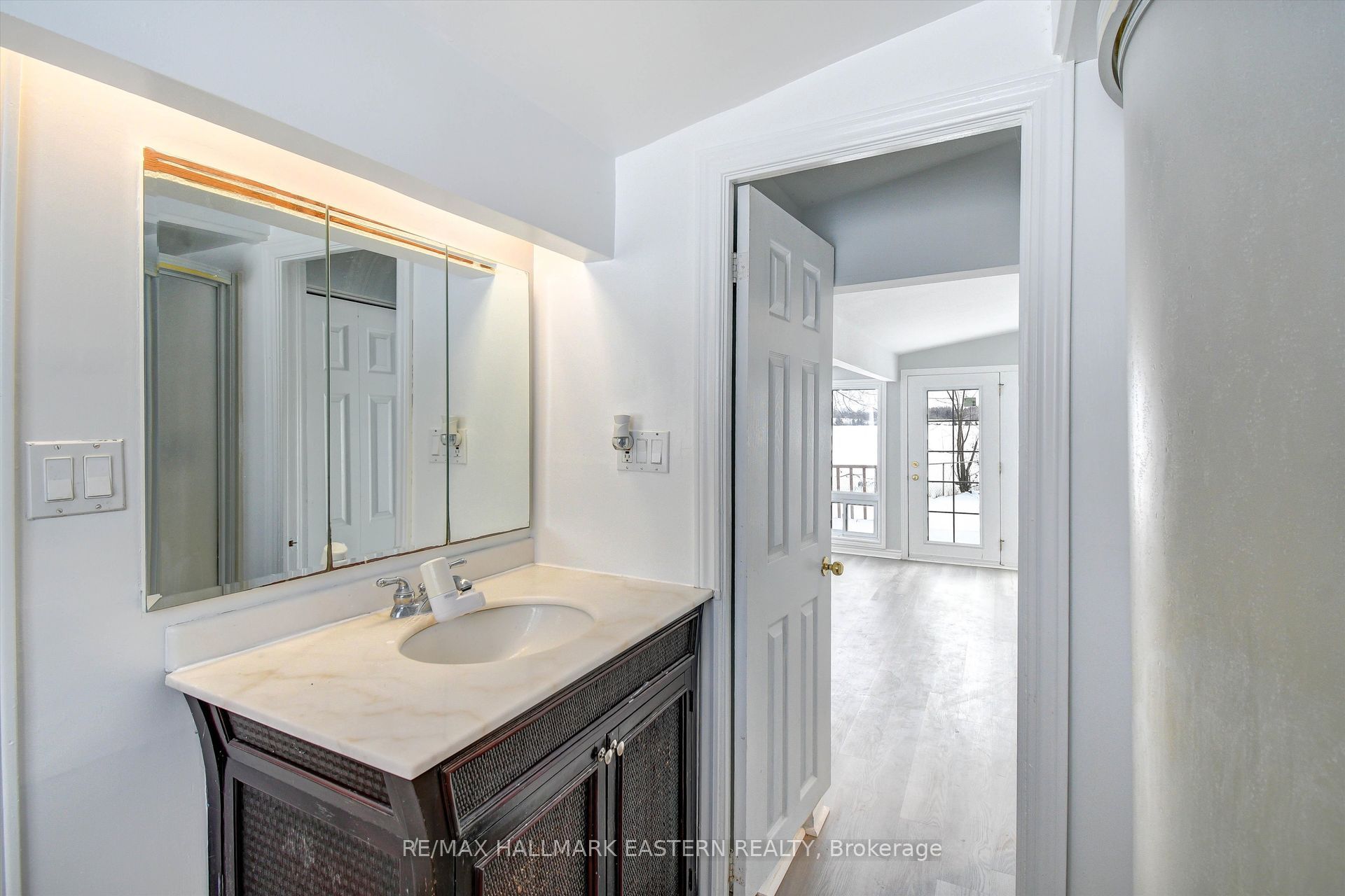30 Edgewater Drive Property Photo 17