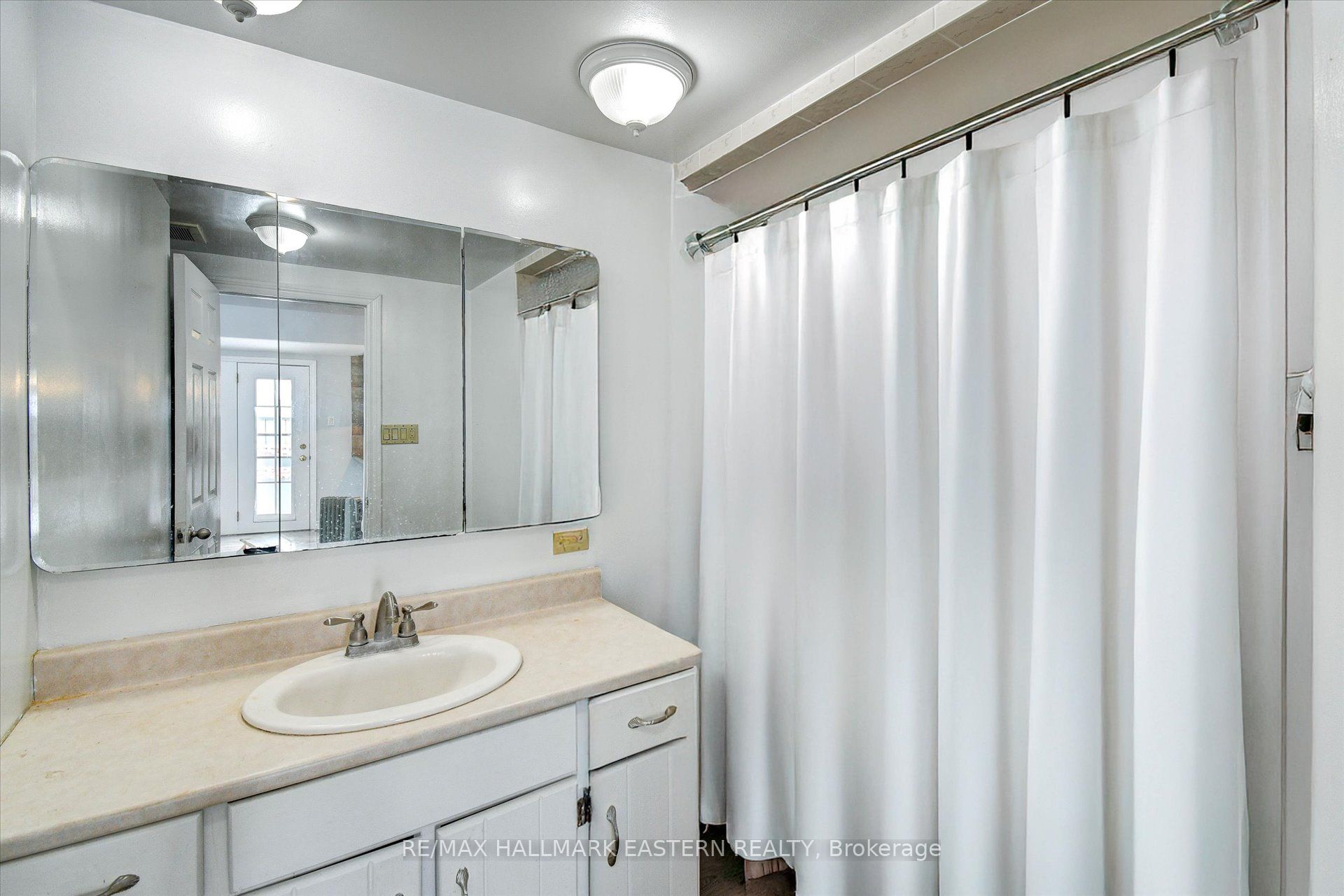 30 Edgewater Drive Property Photo 20