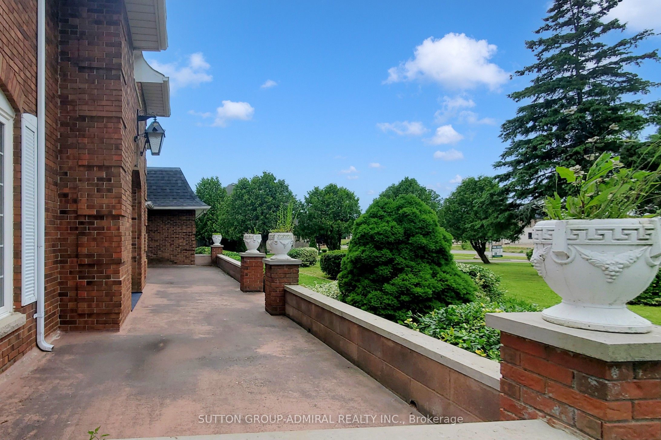6916 Garner Road Property Photo 4