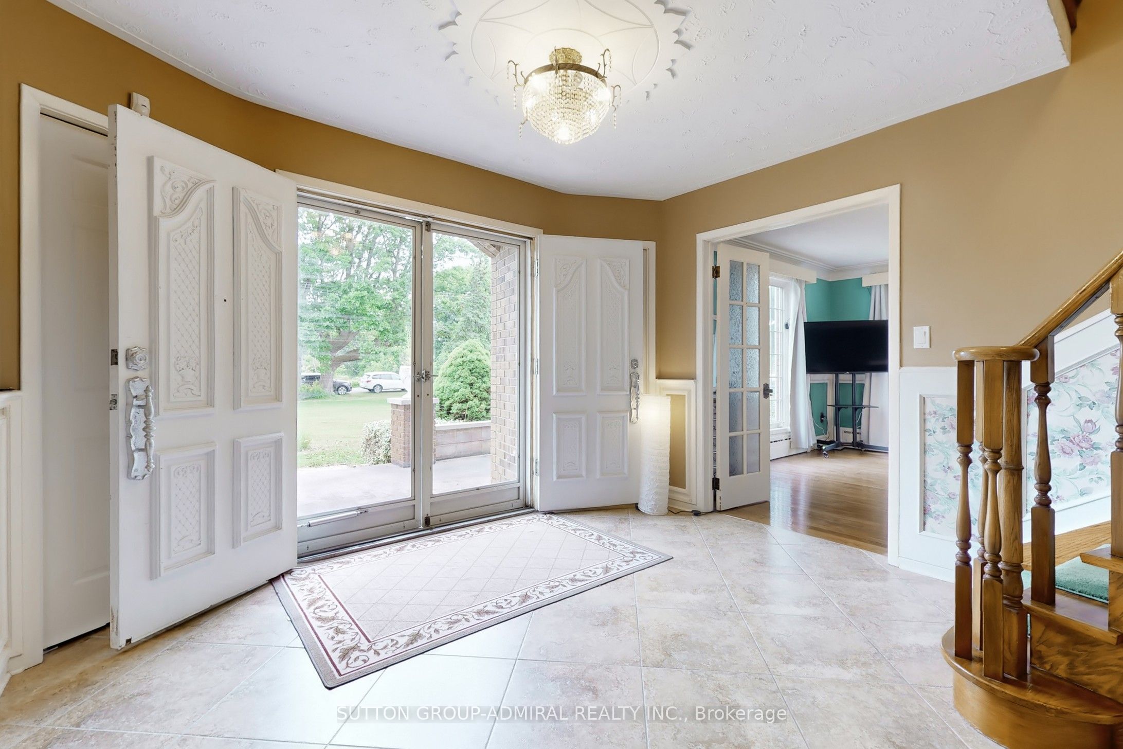 6916 Garner Road Property Photo 5