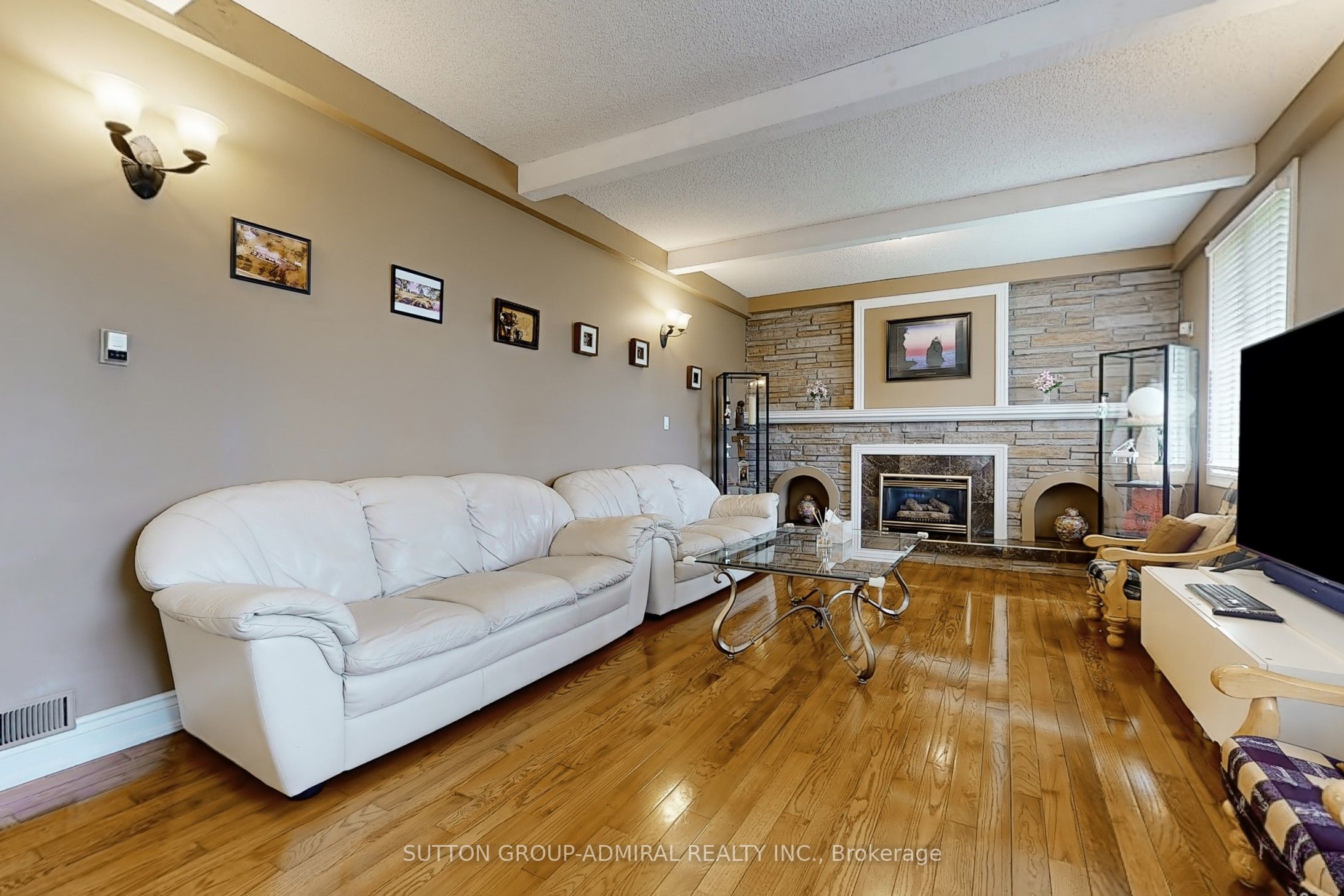 6916 Garner Road Property Photo 6