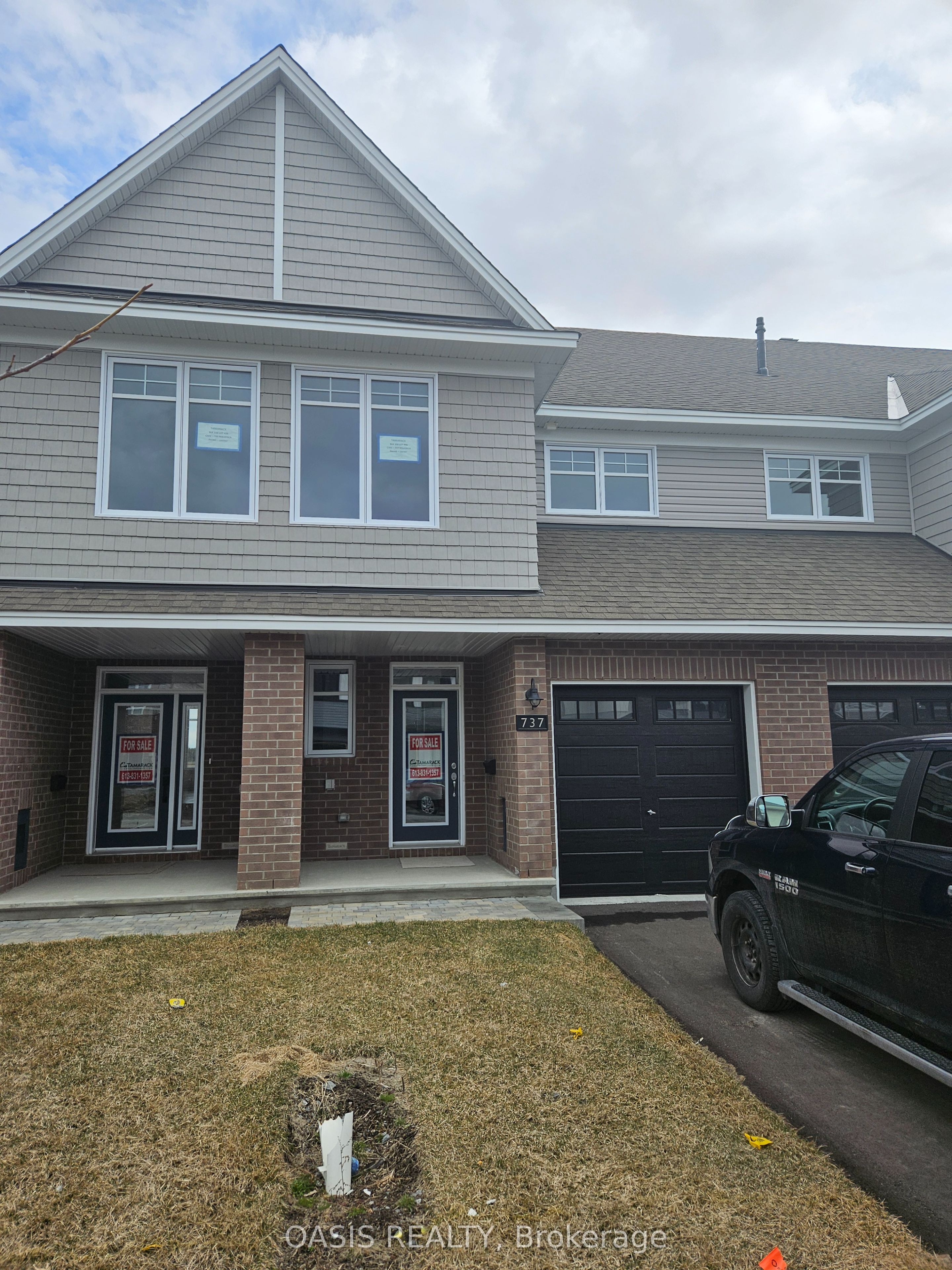 737 Maverick Crescent Property Photo 1