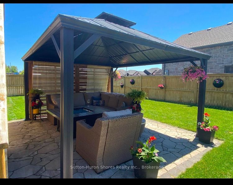 354 Peirson Avenue Property Photo 2