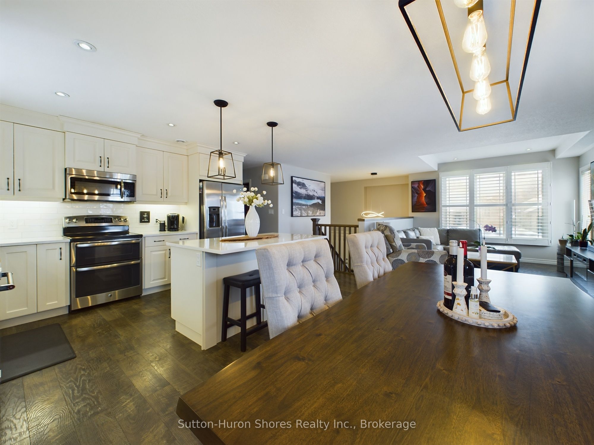 354 Peirson Avenue Property Photo 8