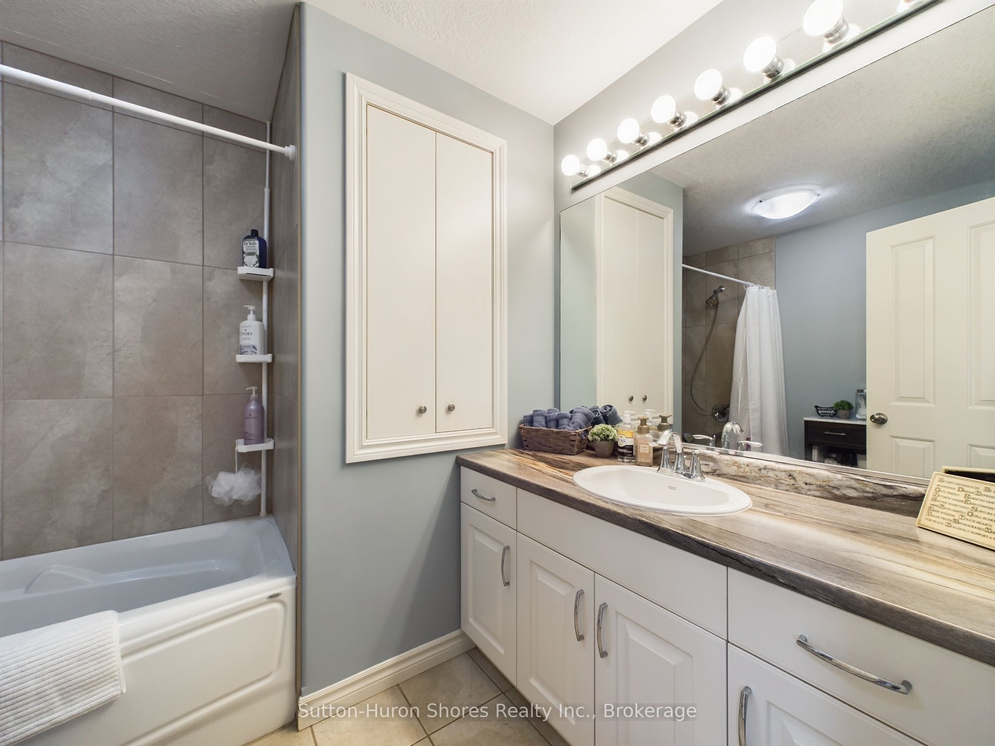 354 Peirson Avenue Property Photo 22