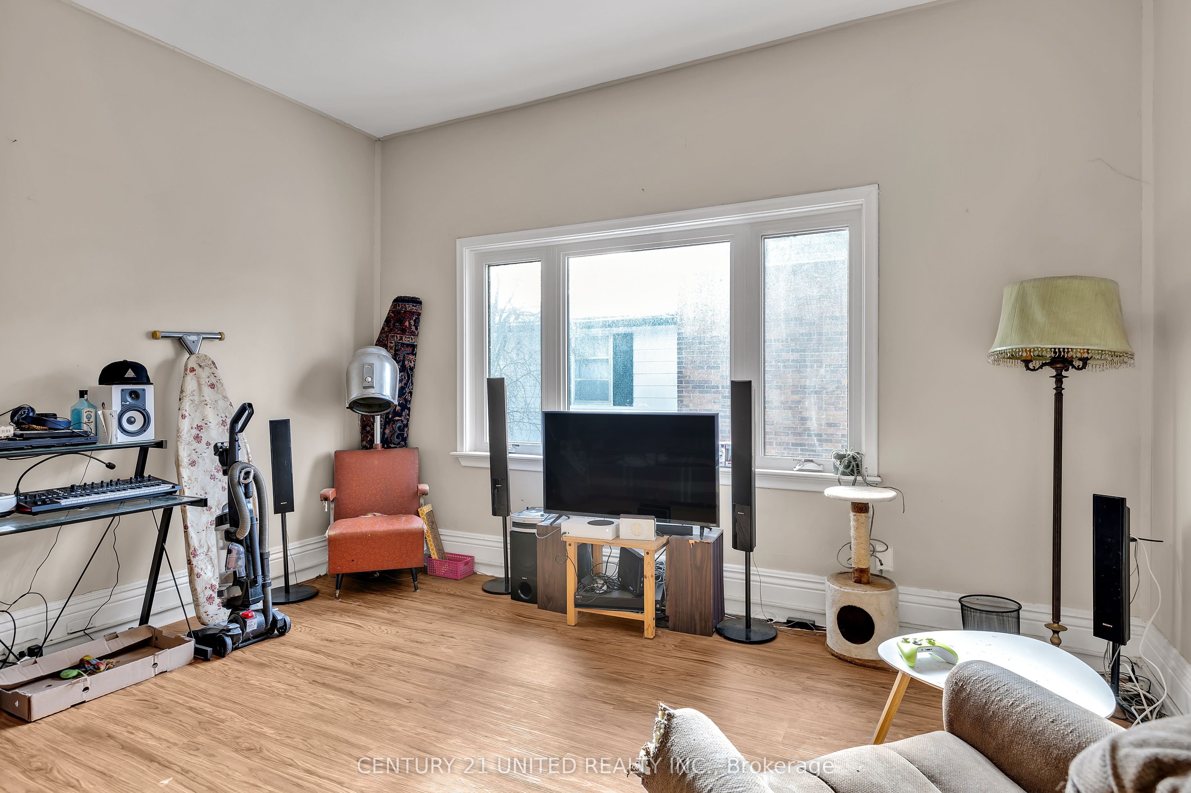 550 Aylmer Street Property Photo 11