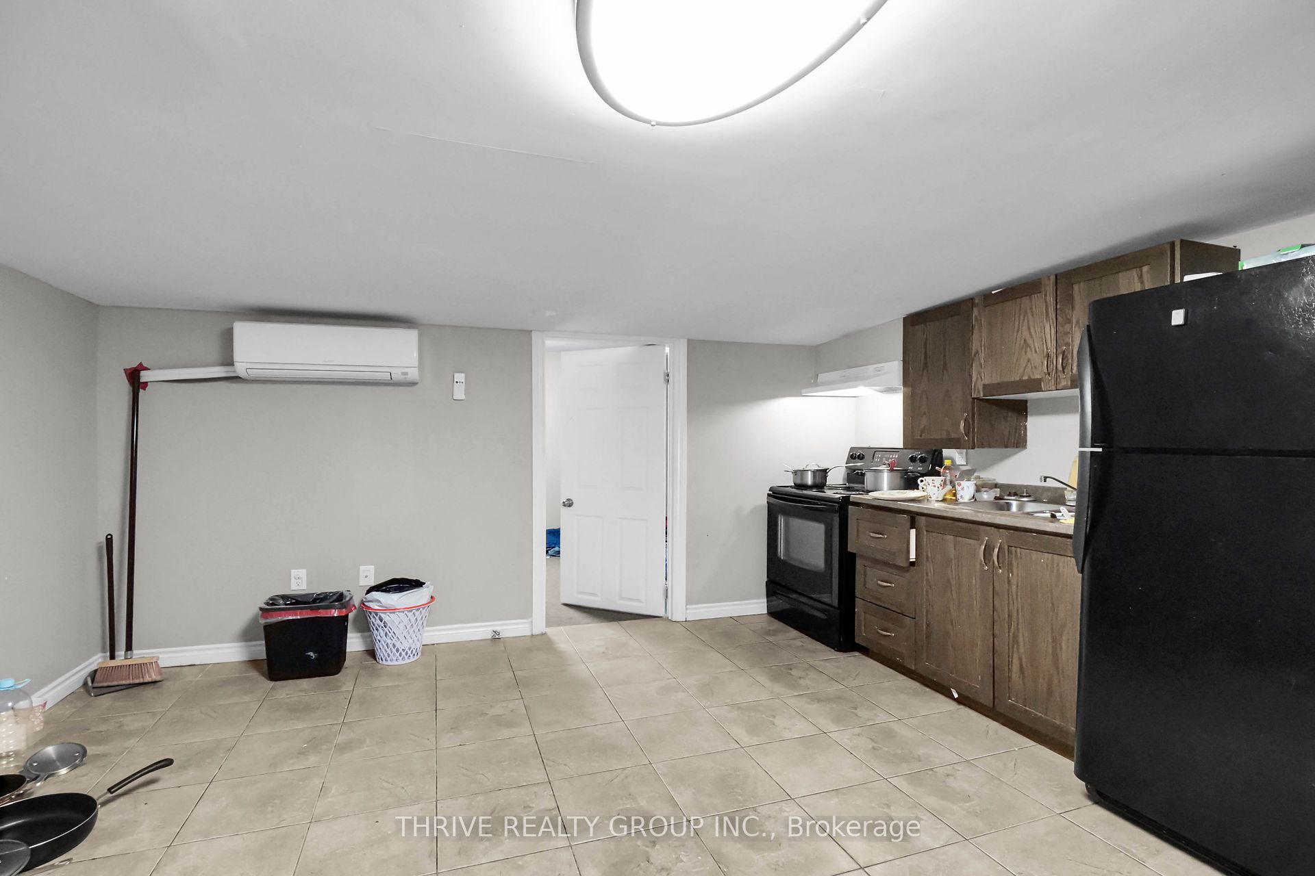 200 Dundas Street Property Photo 8