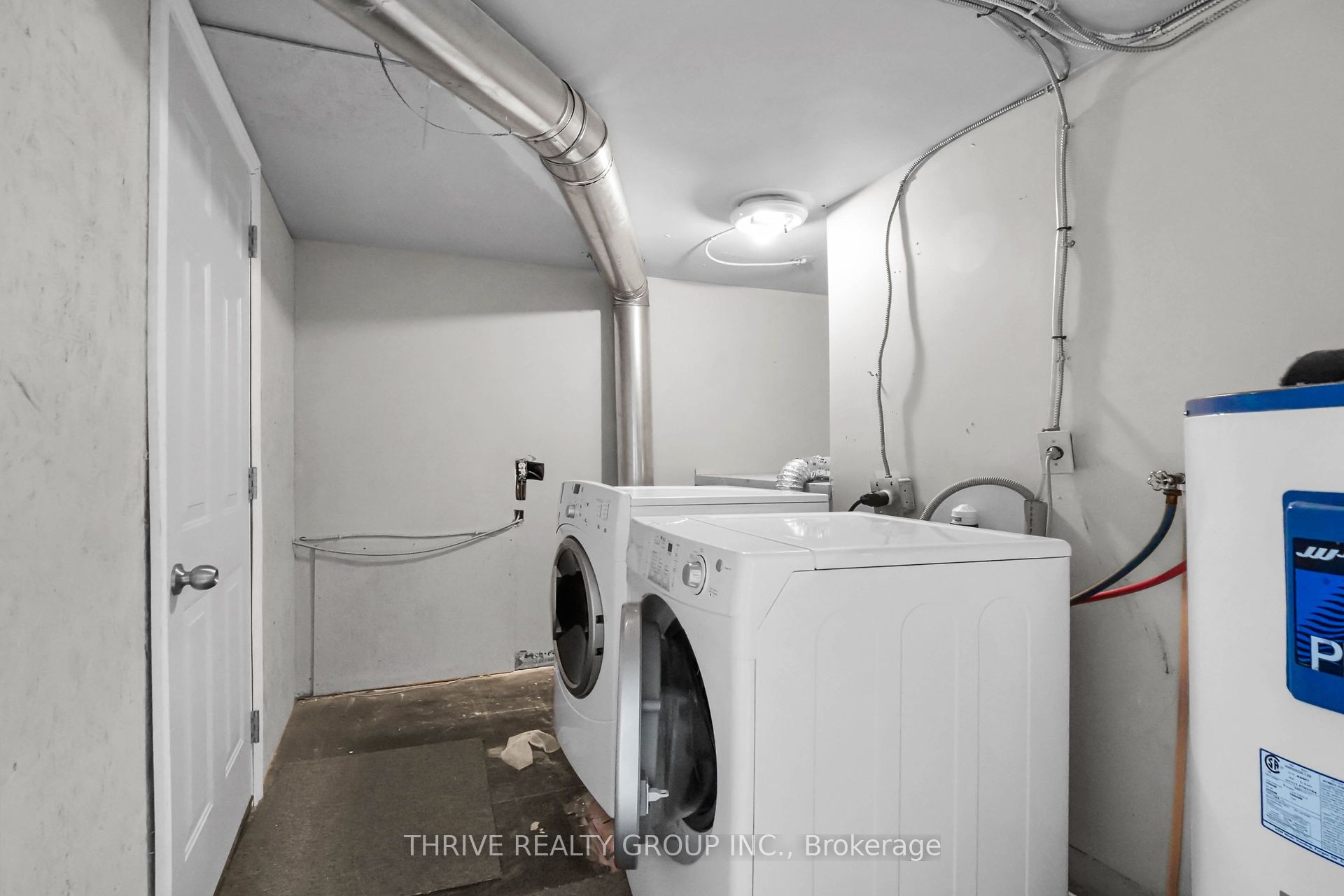 200 Dundas Street Property Photo 10