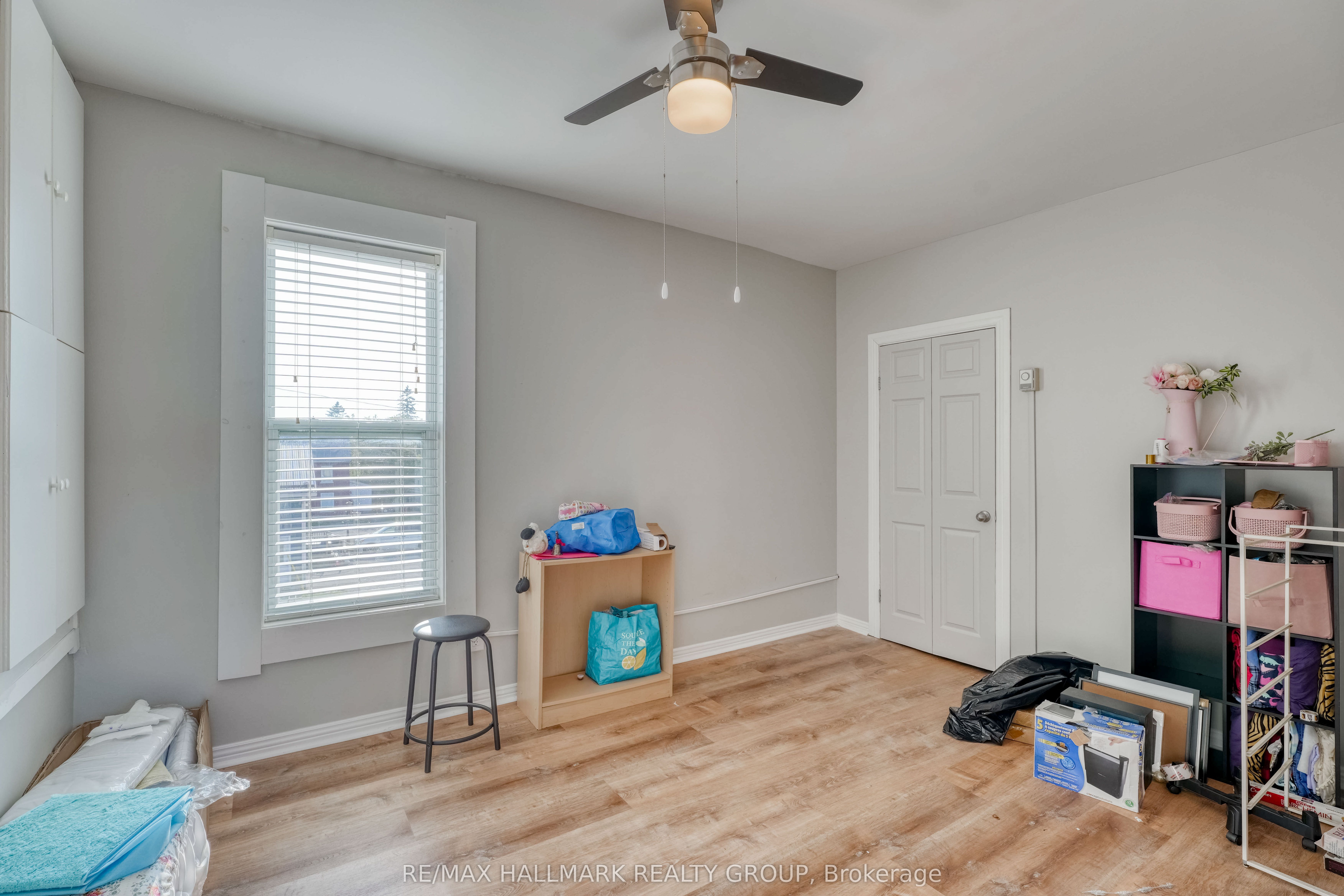2084 Dundas Street Property Photo 19