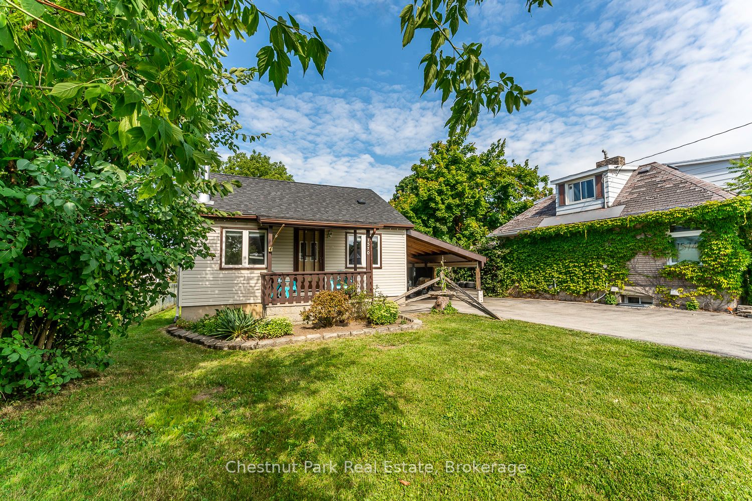 1570 9th Avenue Property Photo 3