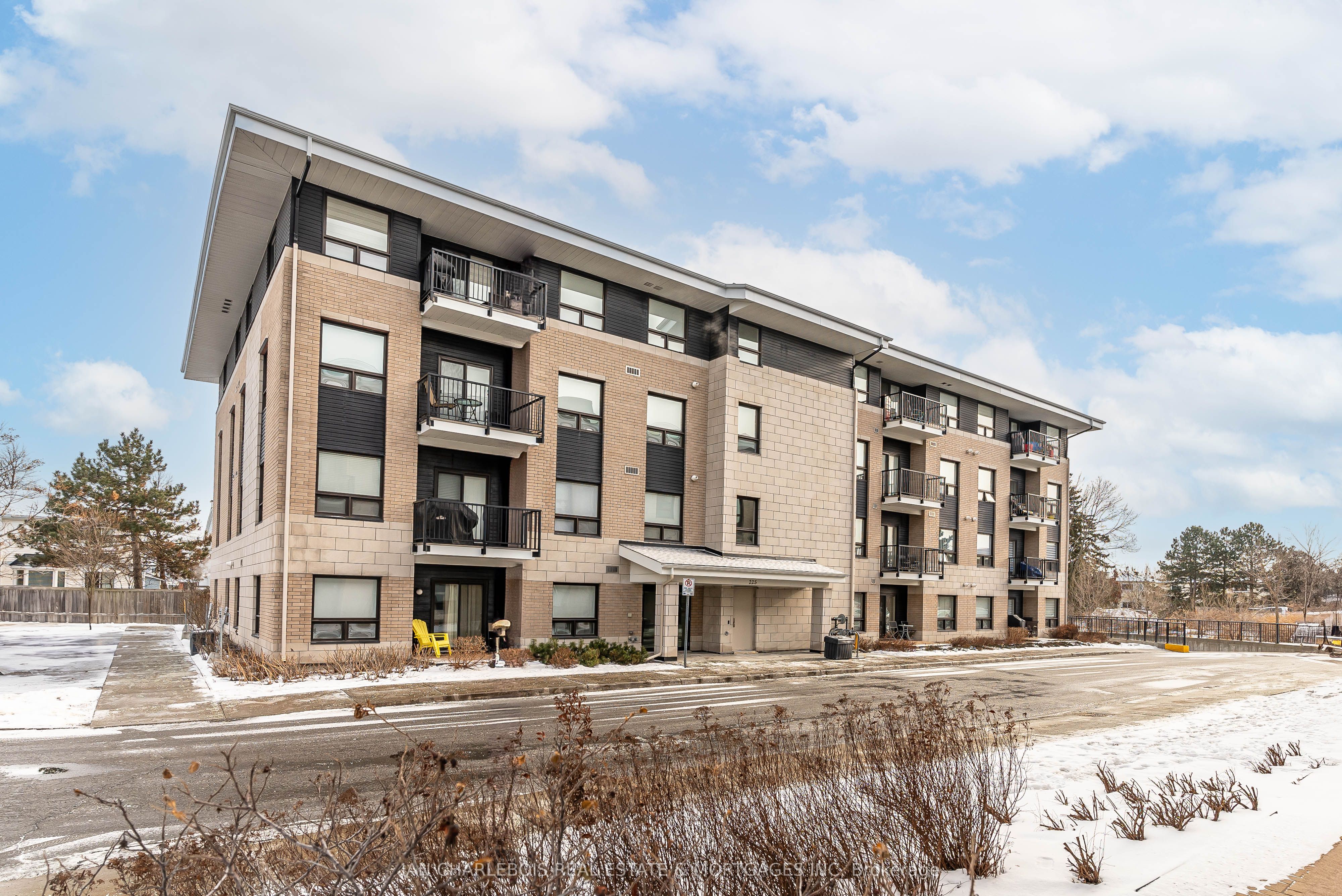 #104 - 225 Winterfell Property Photo