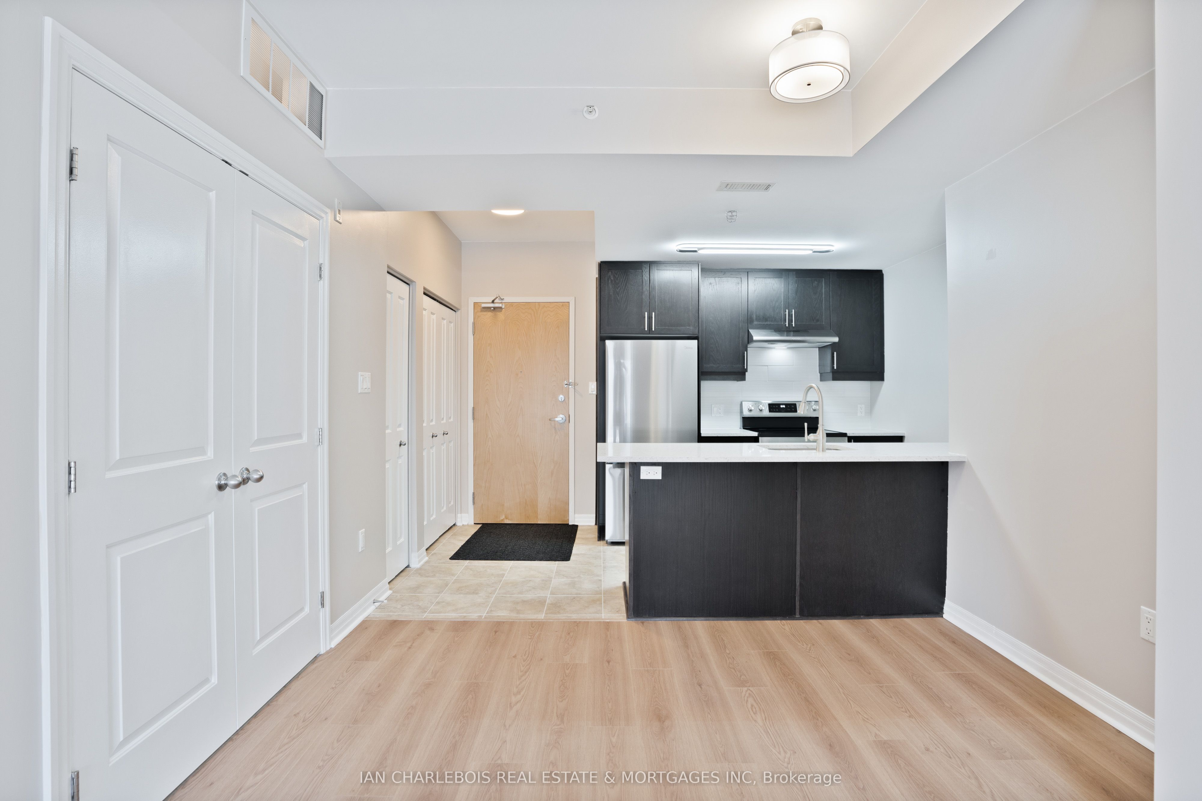 #104 - 225 Winterfell Property Photo 3