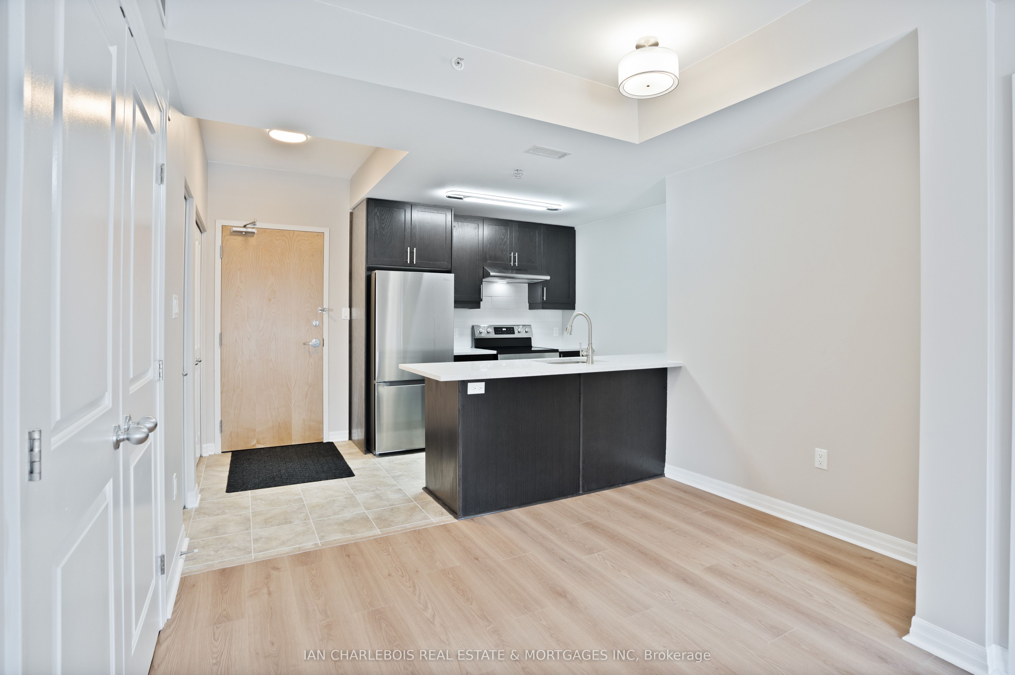 #104 - 225 Winterfell Property Photo 5