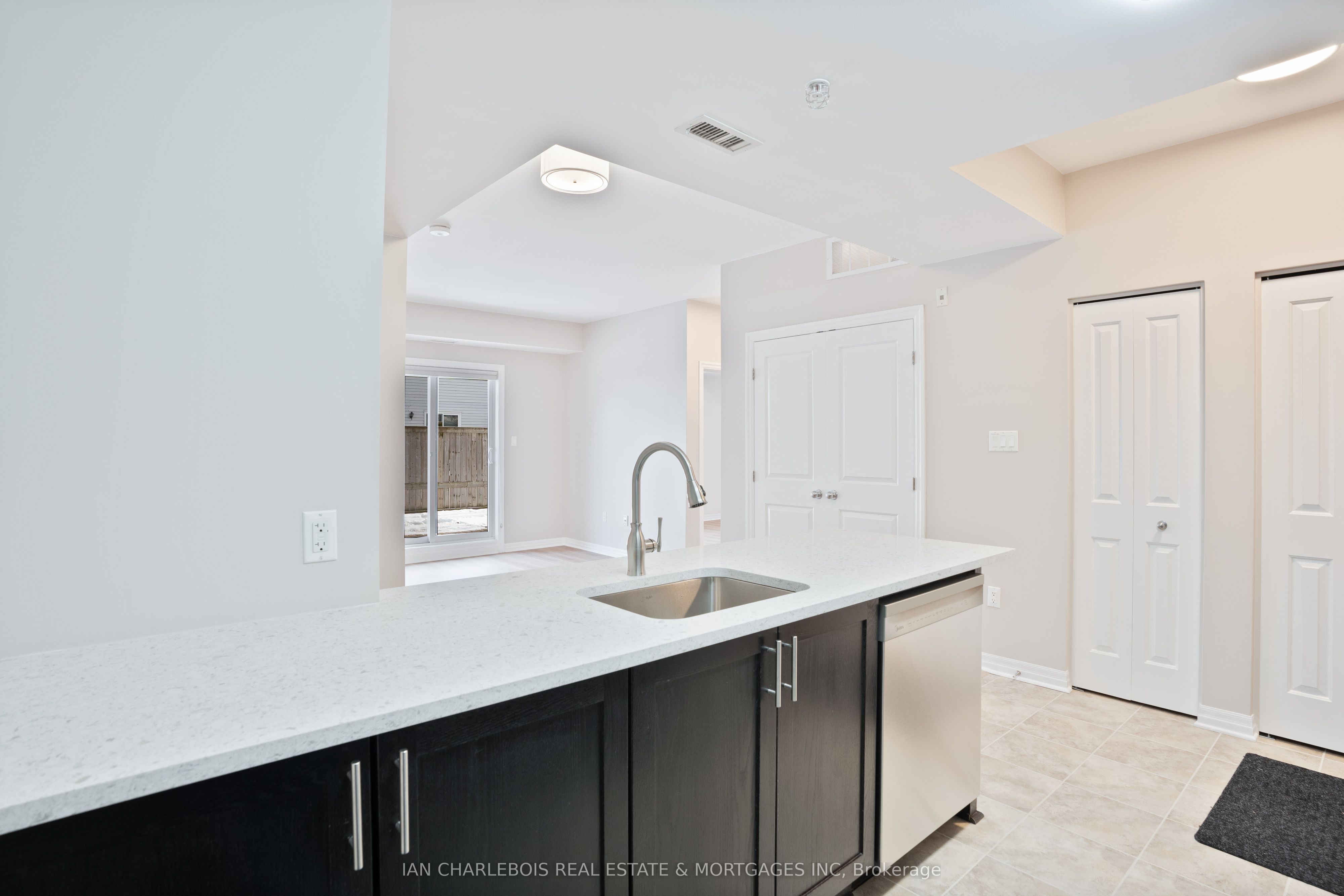 #104 - 225 Winterfell Property Photo 6