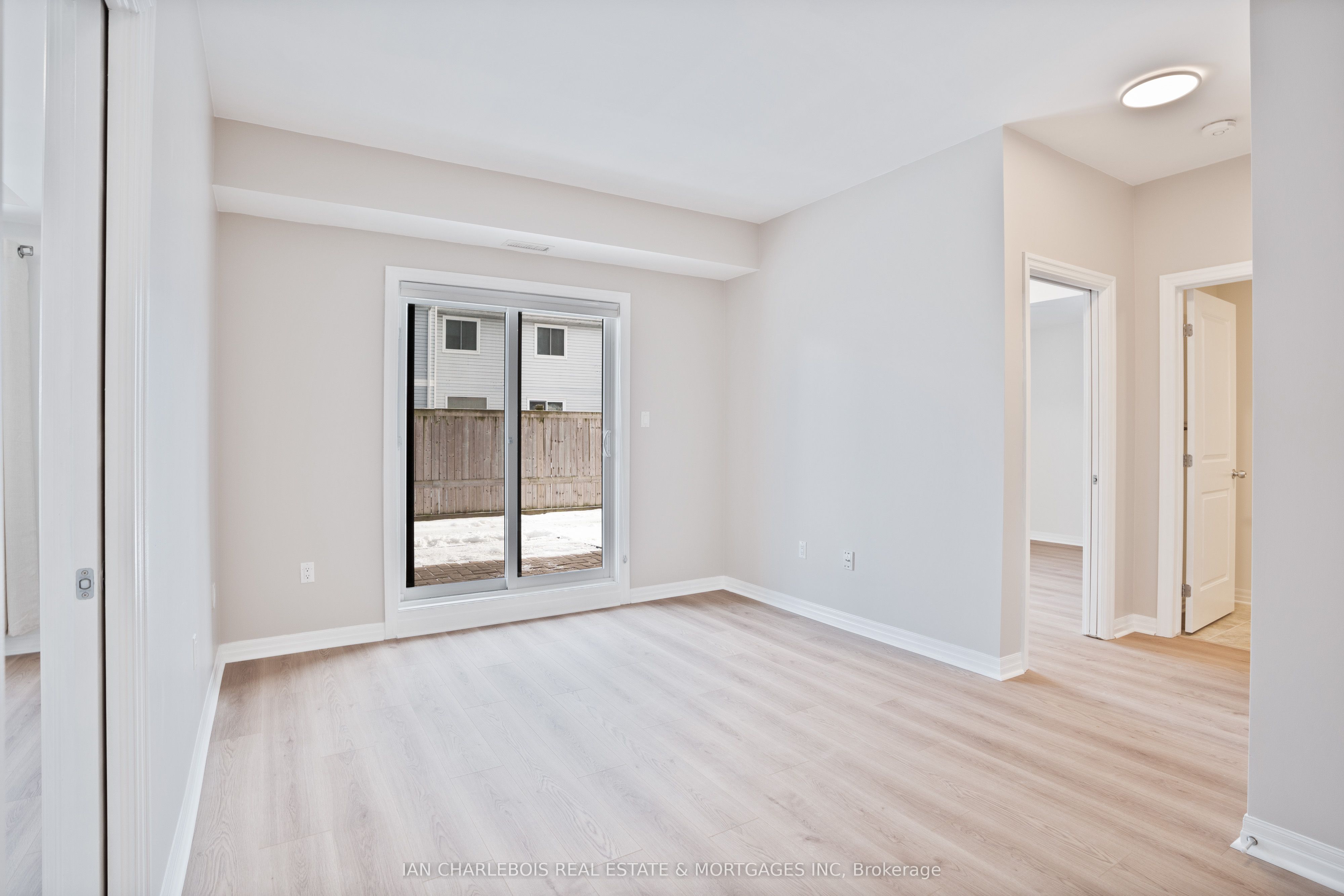 #104 - 225 Winterfell Property Photo 10