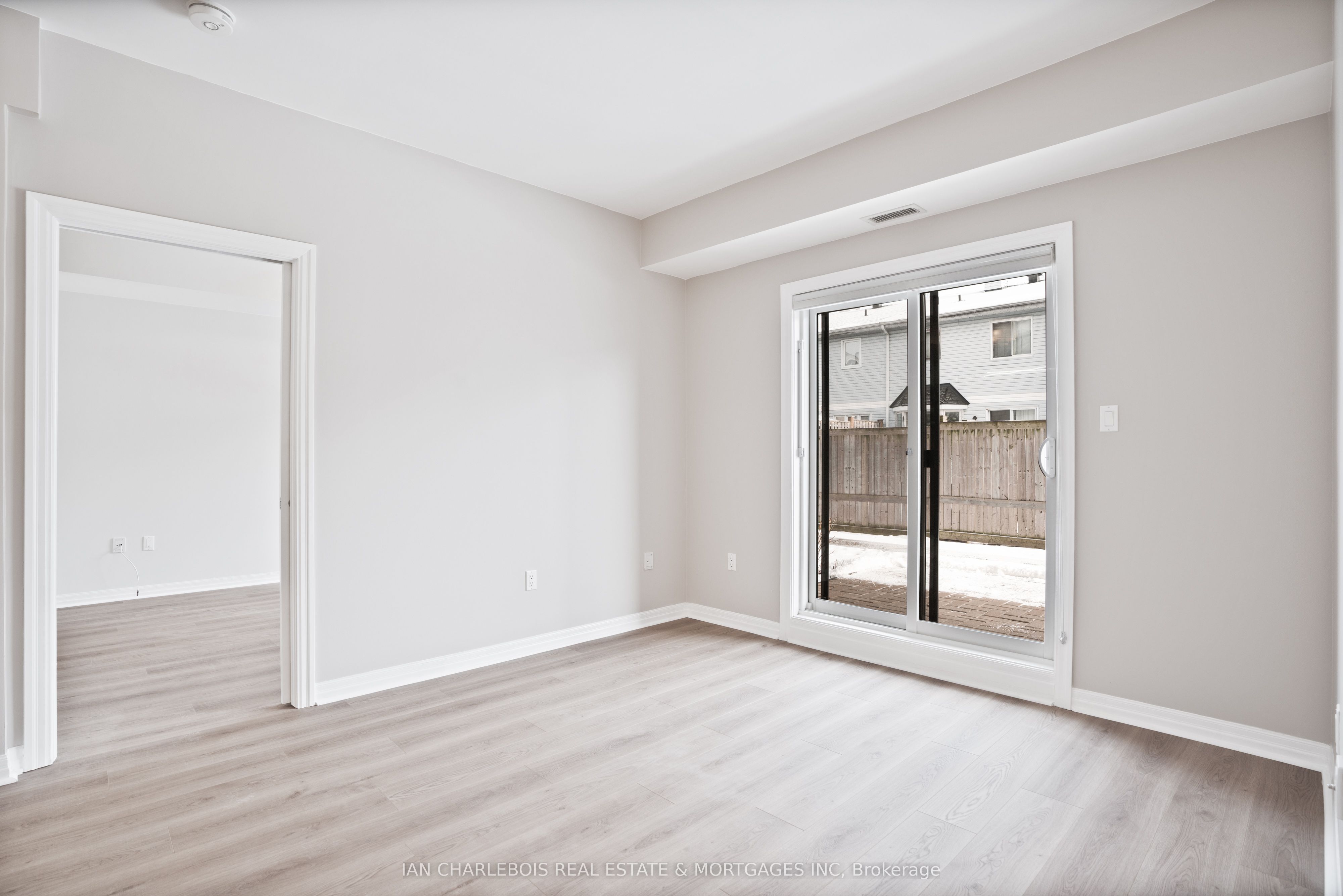#104 - 225 Winterfell Property Photo 11