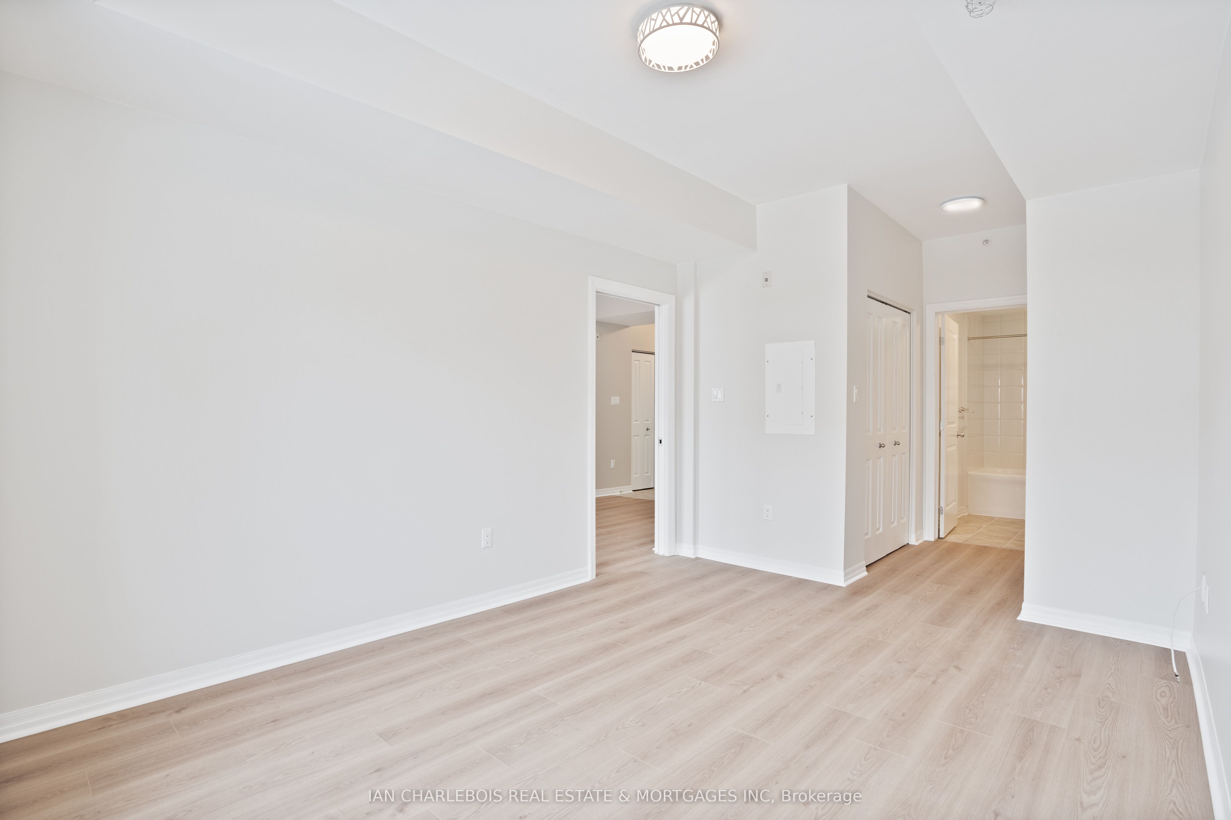 #104 - 225 Winterfell Property Photo 13