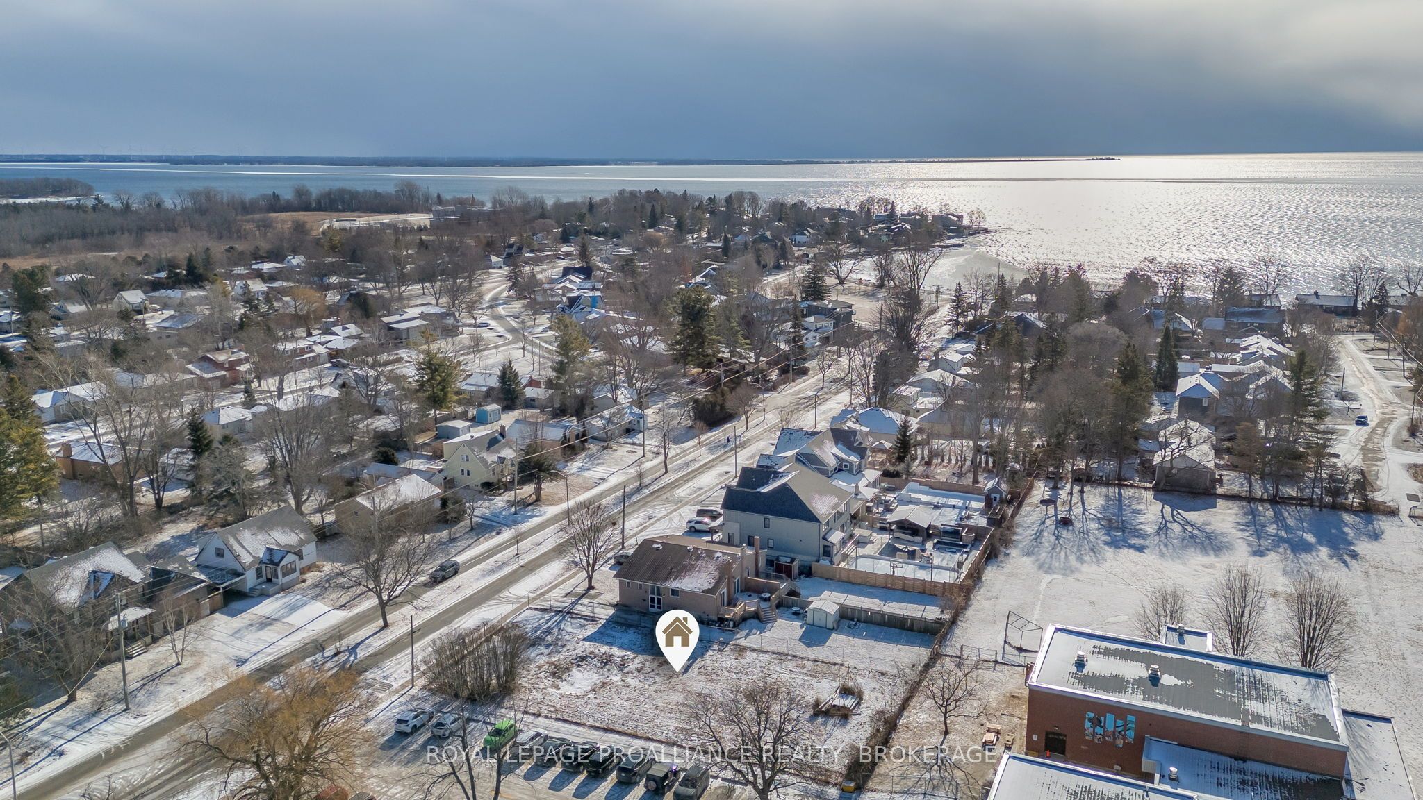 21 Crerar Boulevard Property Photo 2