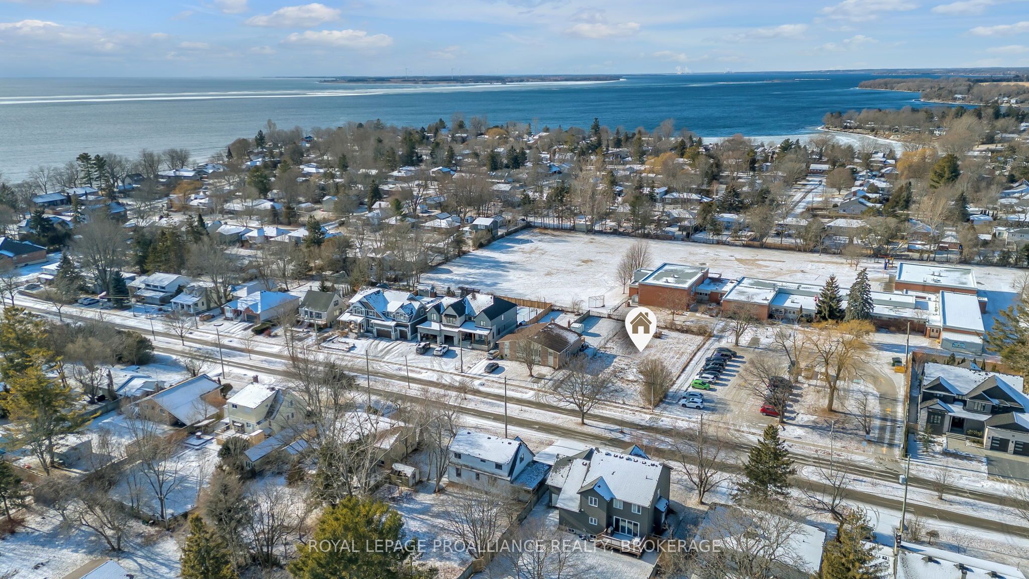 21 Crerar Boulevard Property Photo 6